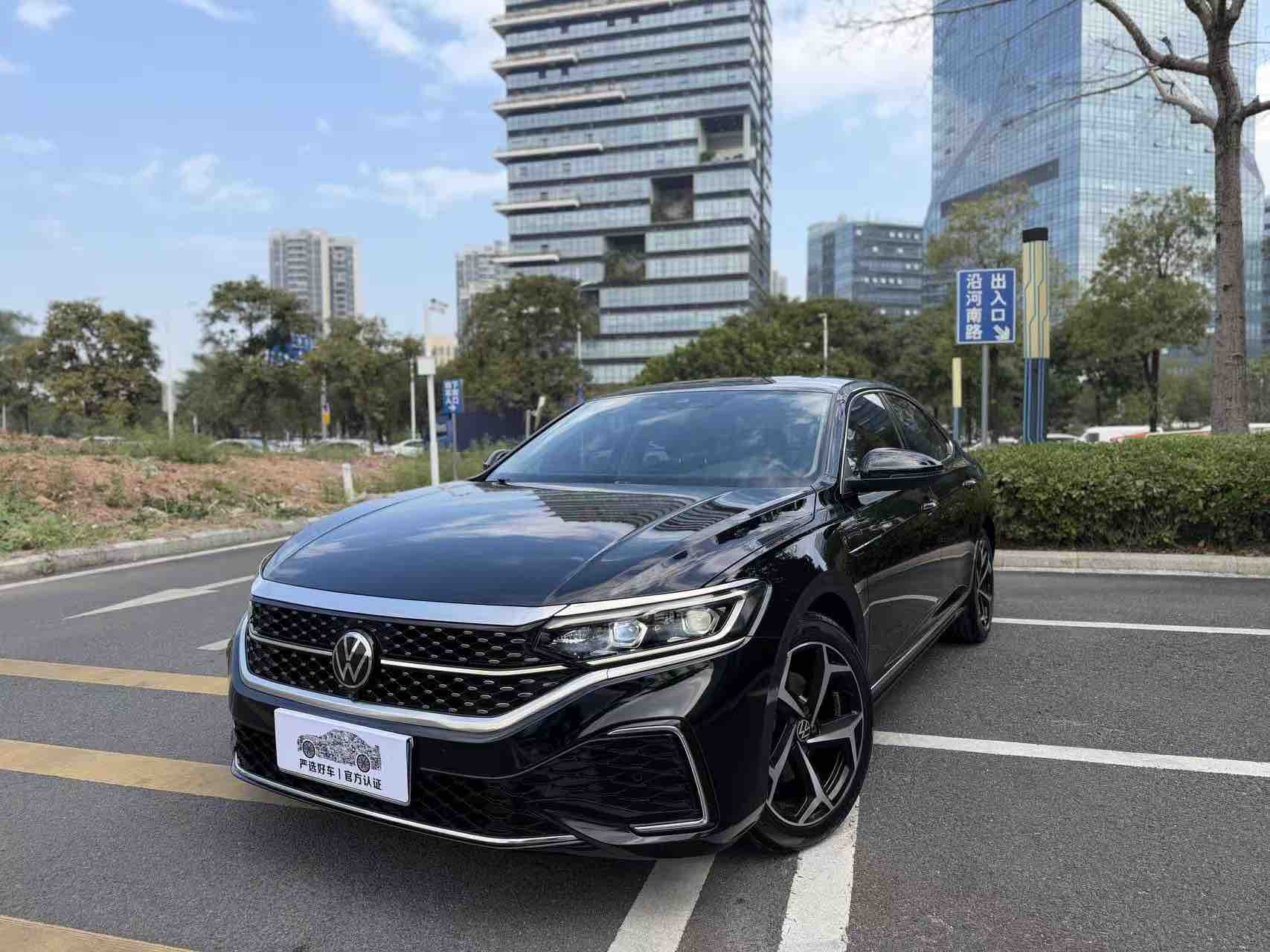 Volkswagen Passat 2023 car image 