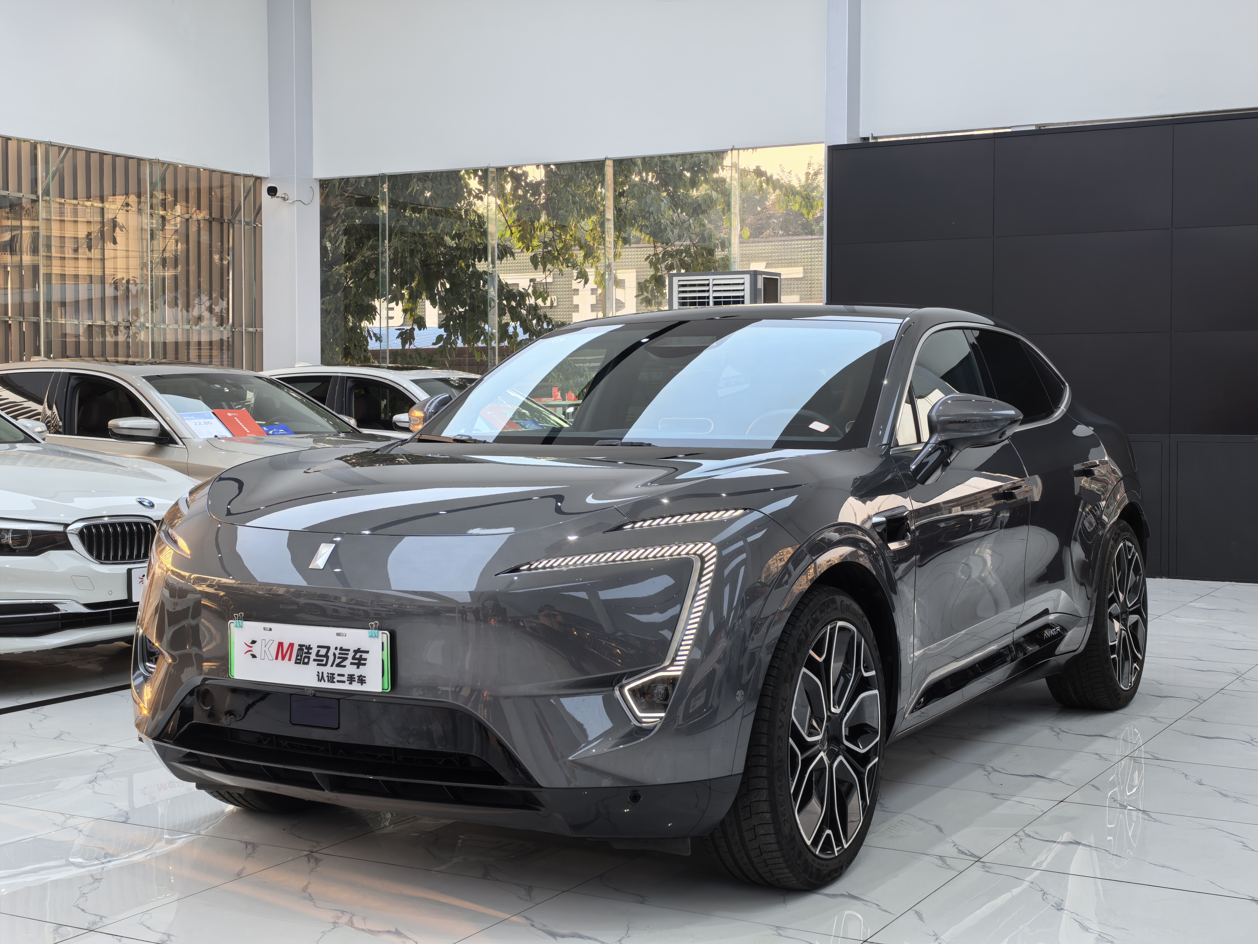 Avatr 11 2023 car image 