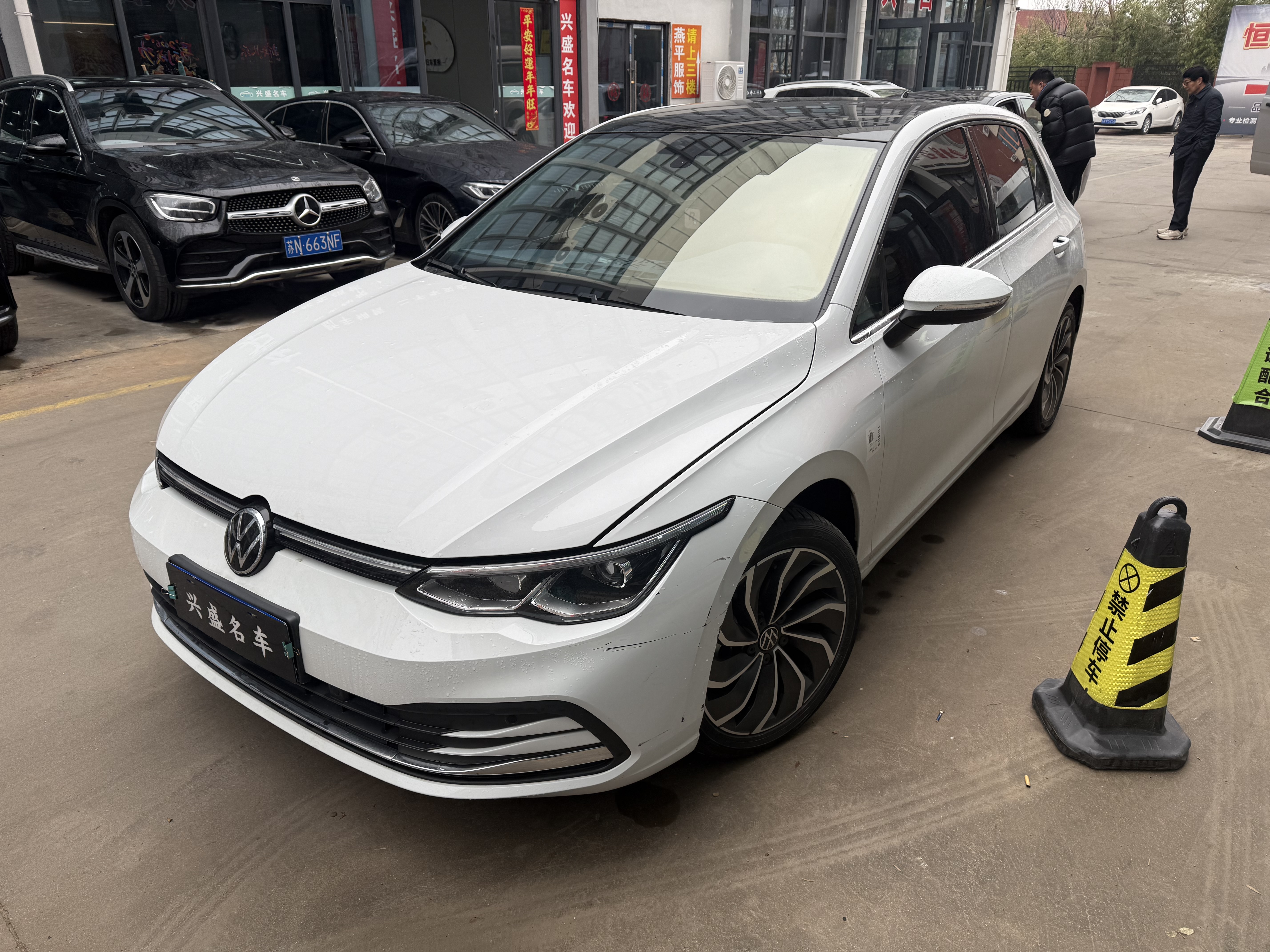 Volkswagen Golf 2023 car image 