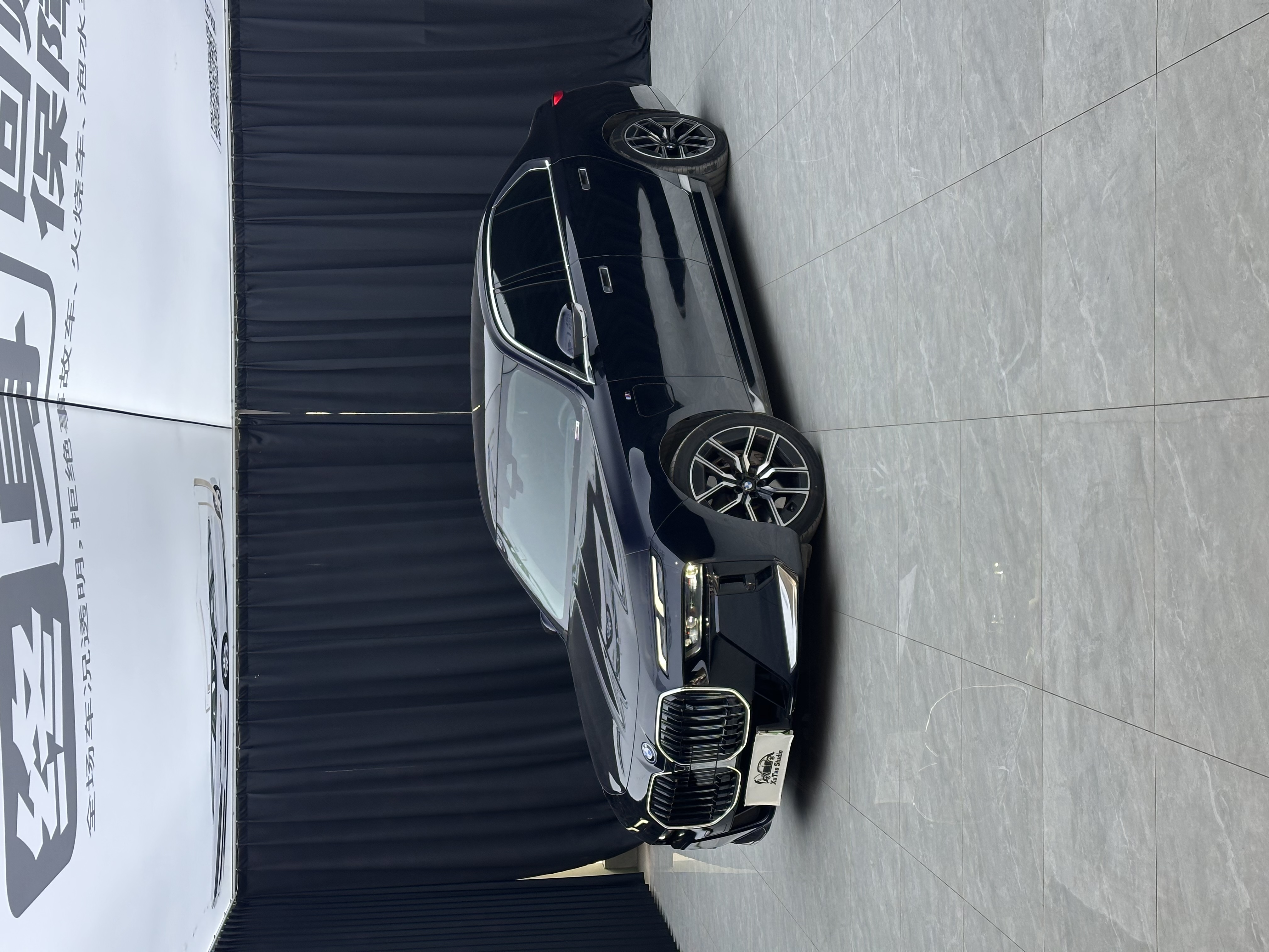 BMW i7 2023 BMW i7 2023 car image