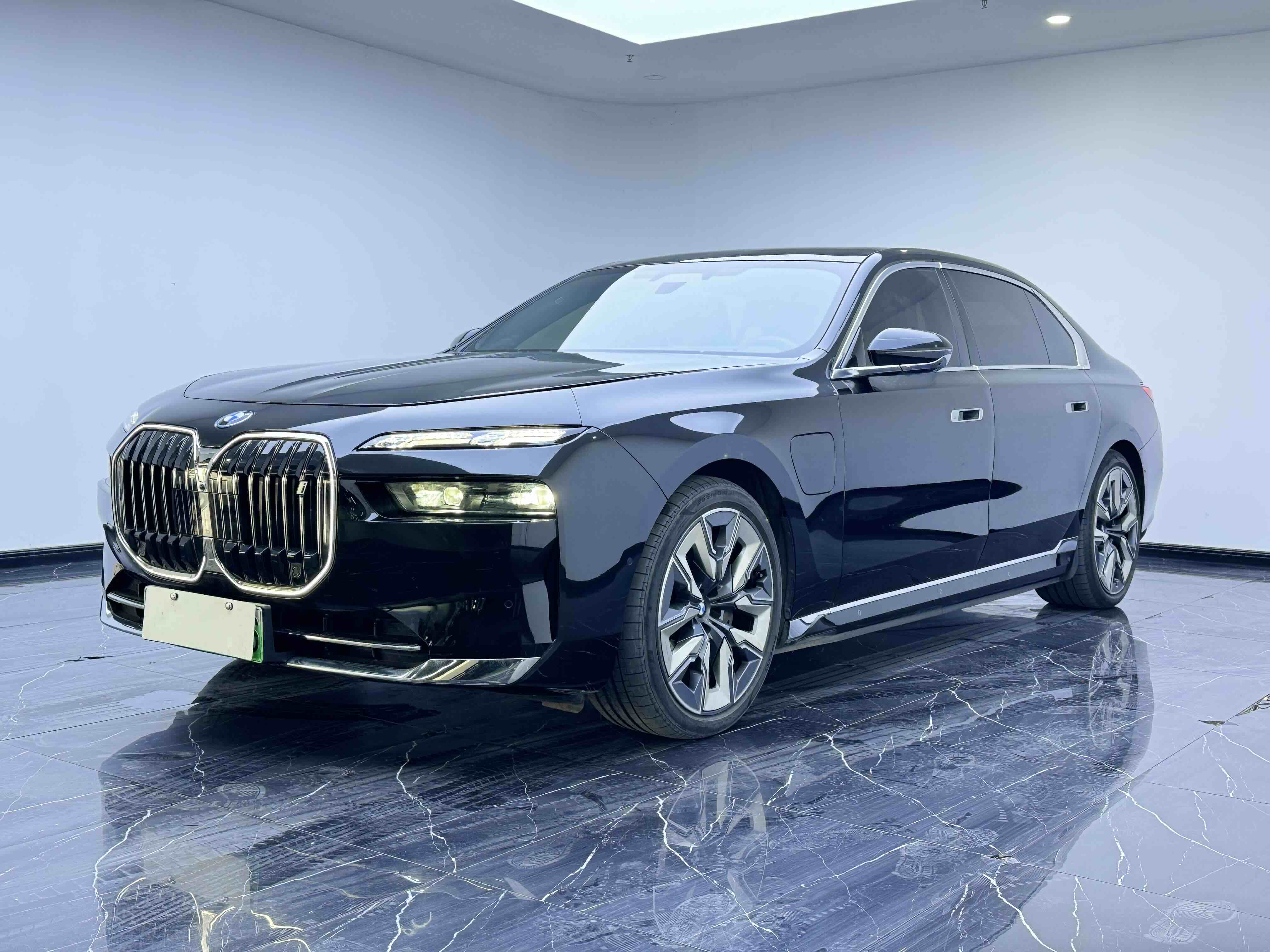 BMW i7 2024 car image 