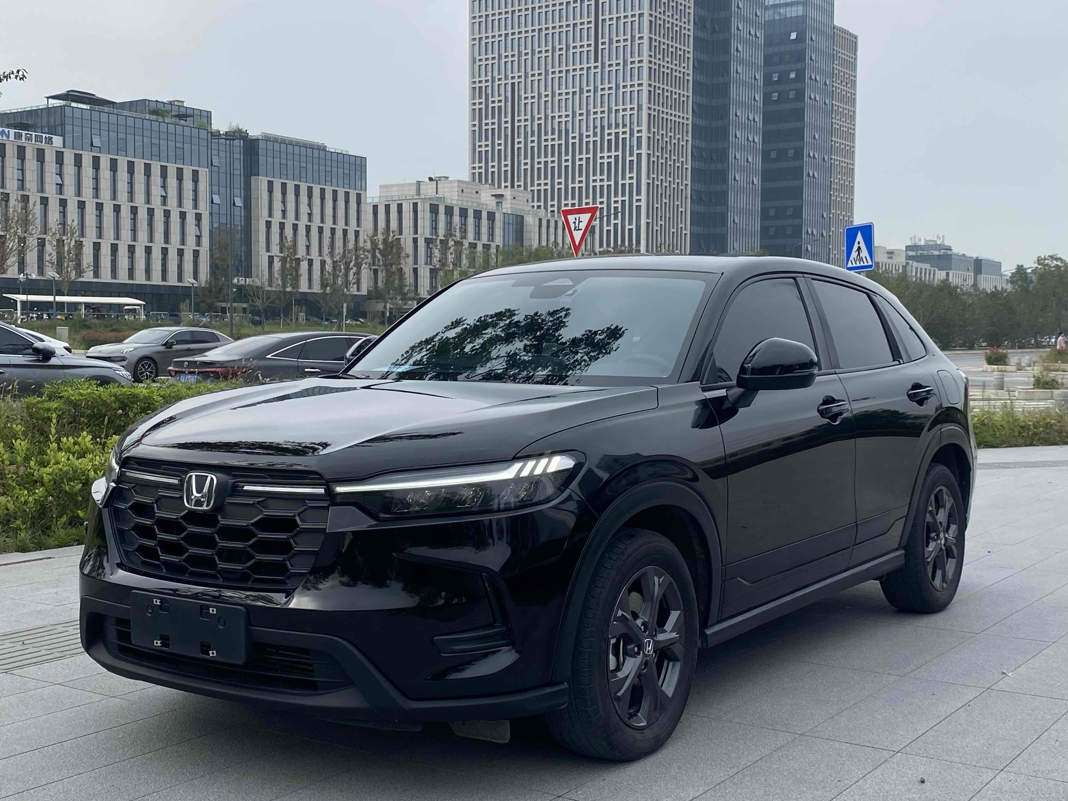 Honda HR-V 2024 car image 