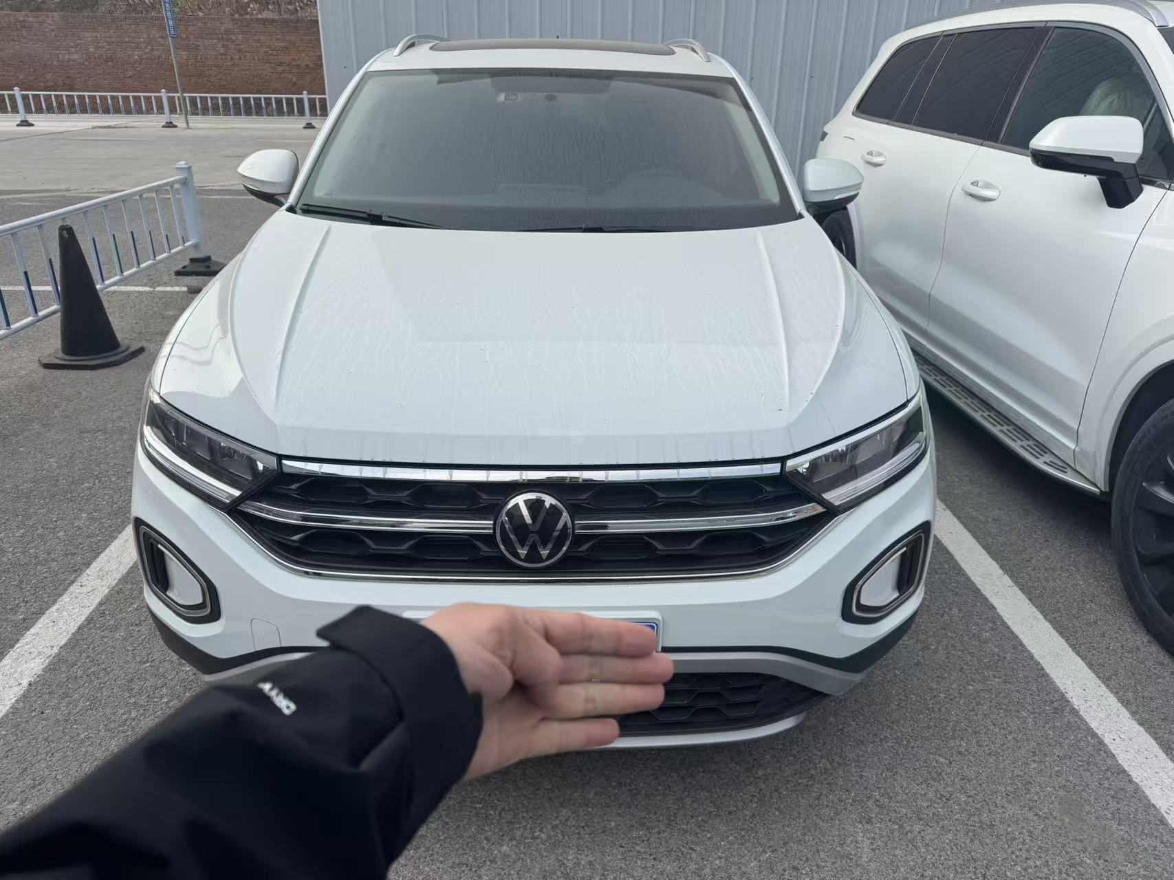 T-Roc 2023 car image 
