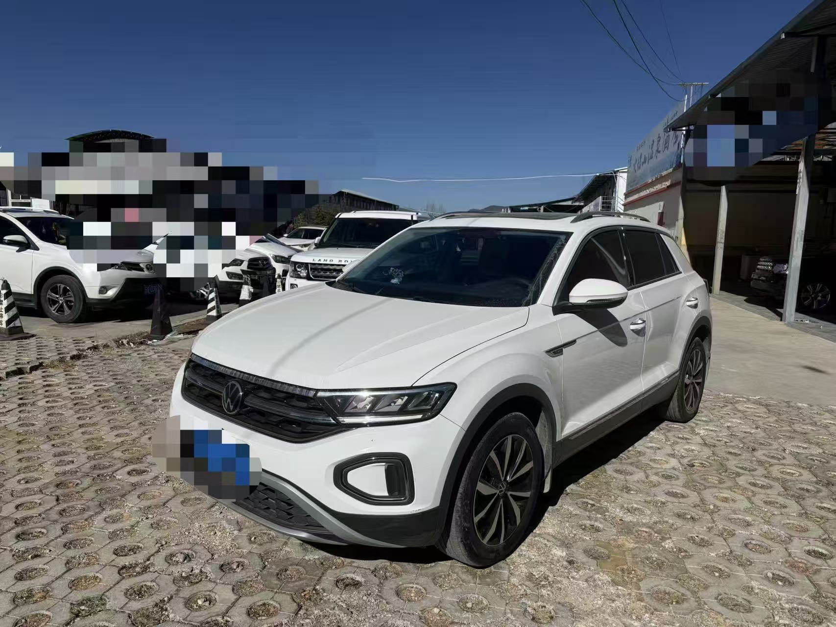 Volkswagen T-Roc 2023 Volkswagen T-Roc 2023 car image