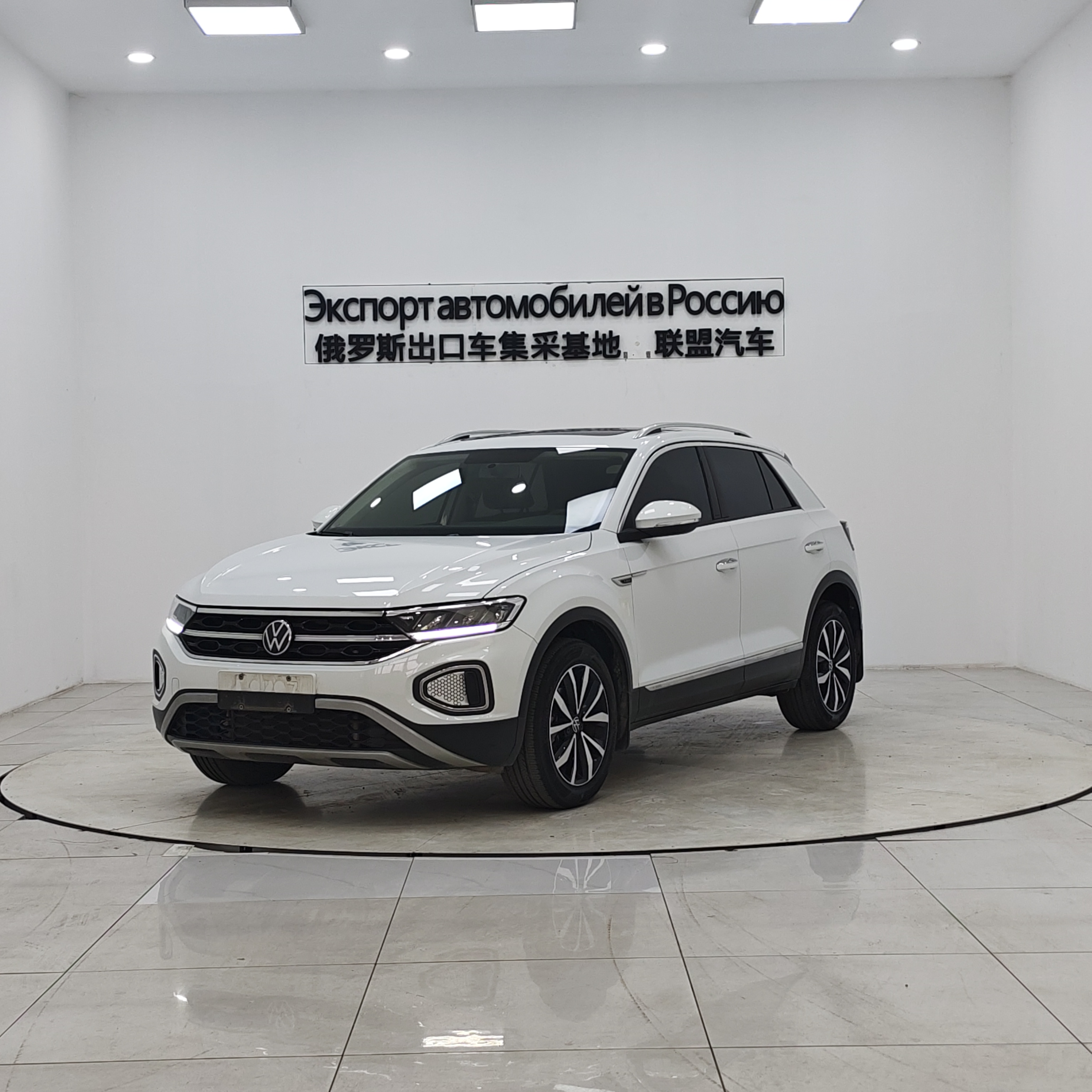 Volkswagen T-Roc 2023 汽车图片 
