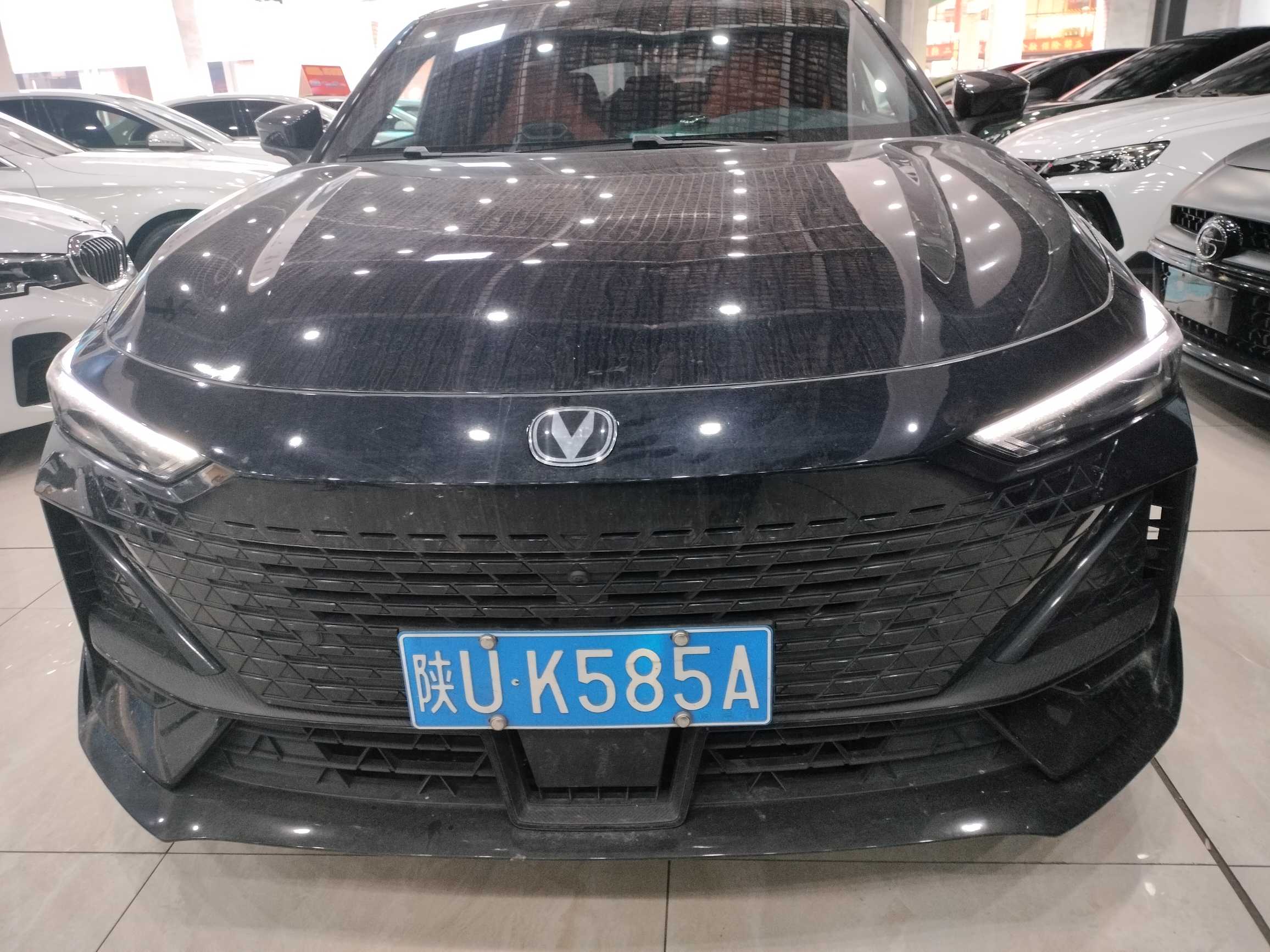 Changan UNI-V 2023 car image 