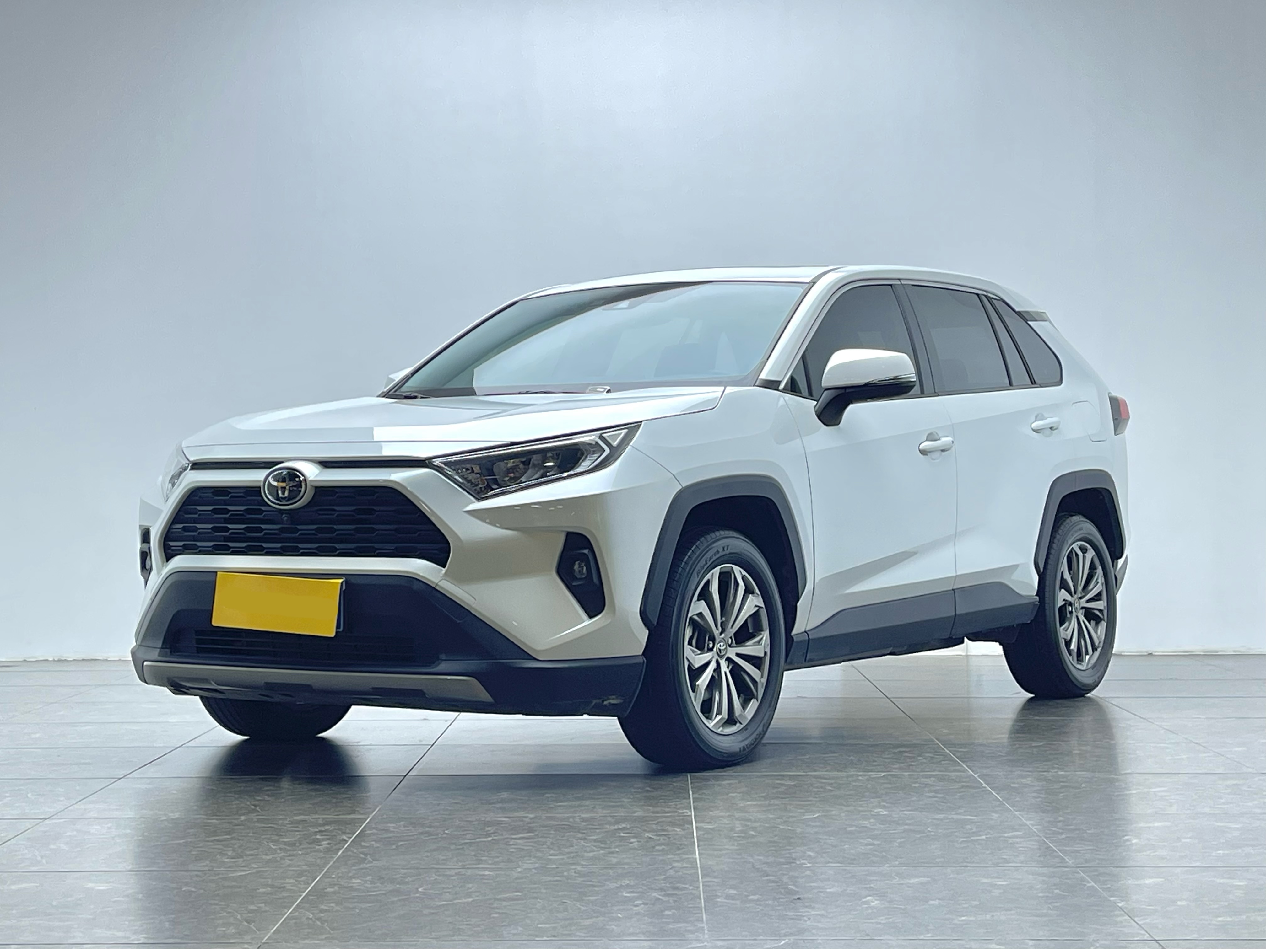Toyota RAV4 2024 car image 