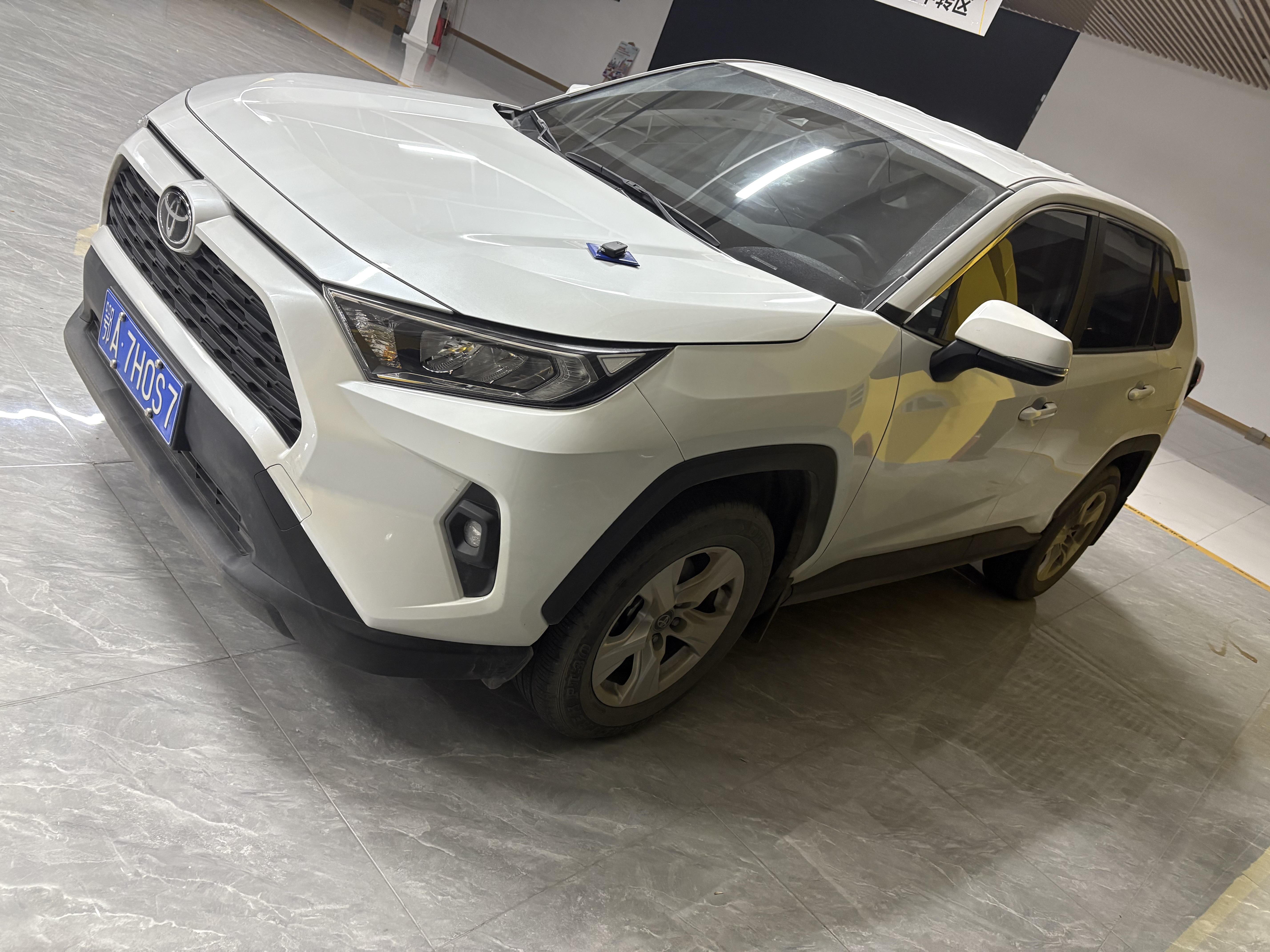 Toyota RAV4 2024 car image 