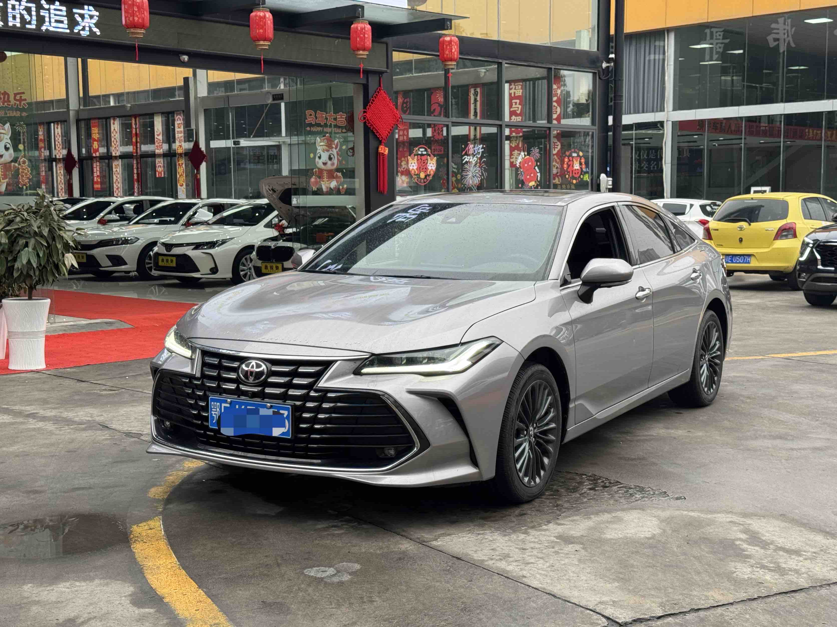 Toyota Avalon 2023 car image 