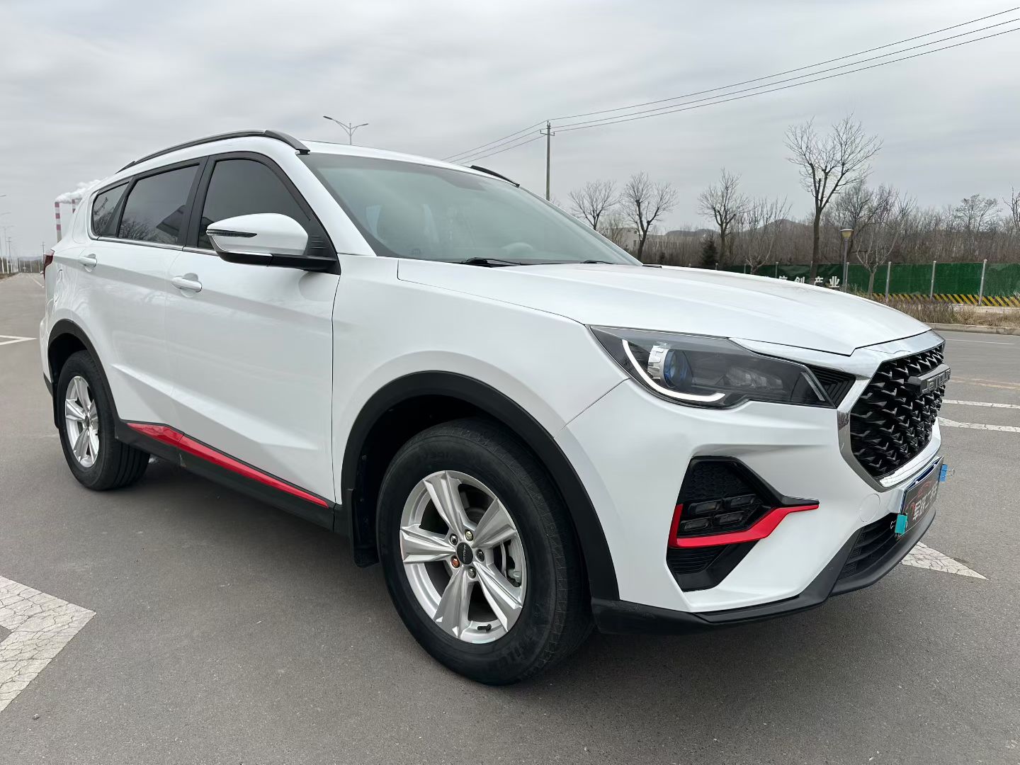 X70 2023 car image 