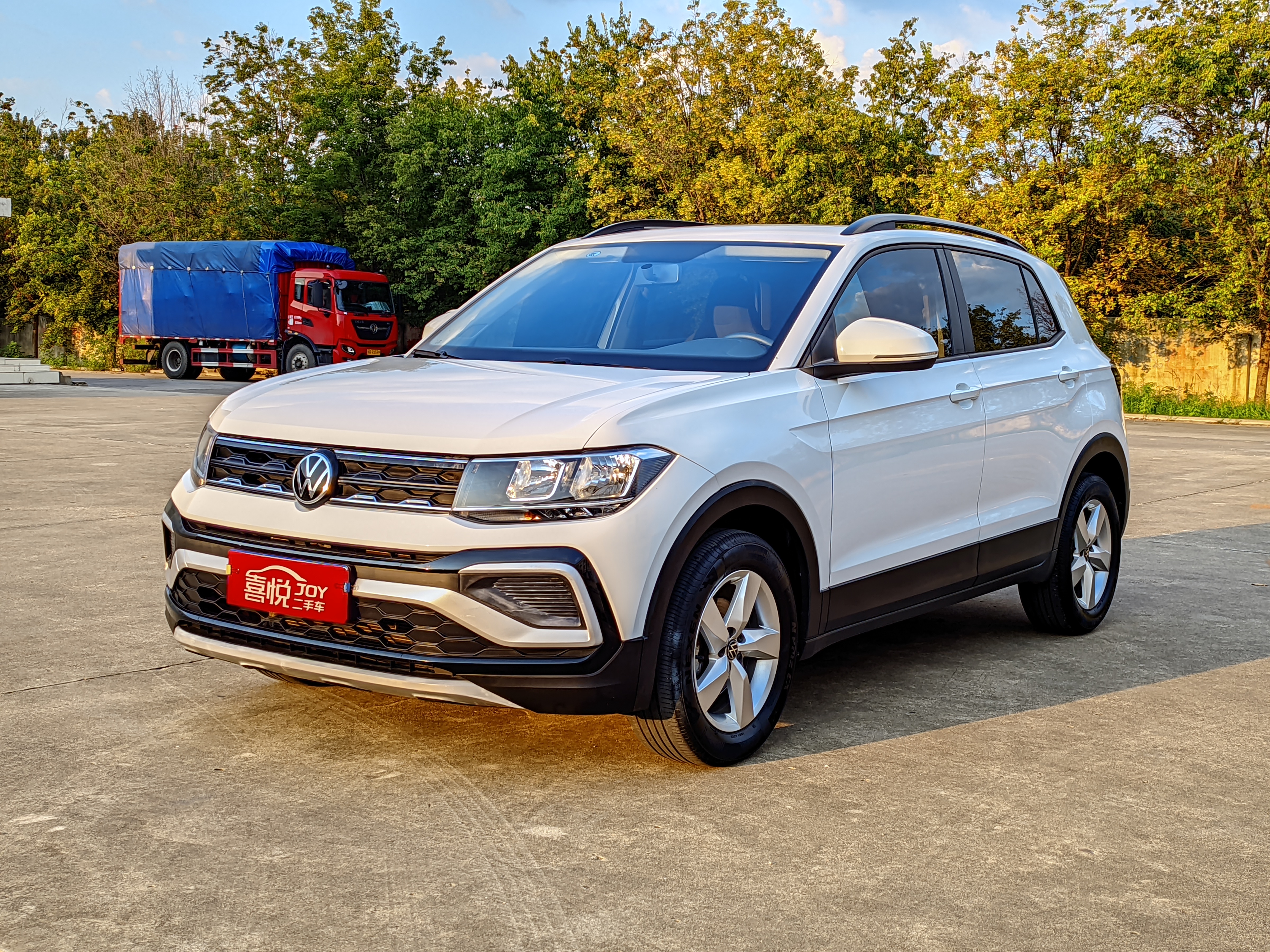 Volkswagen T-Cross 2023 car image 