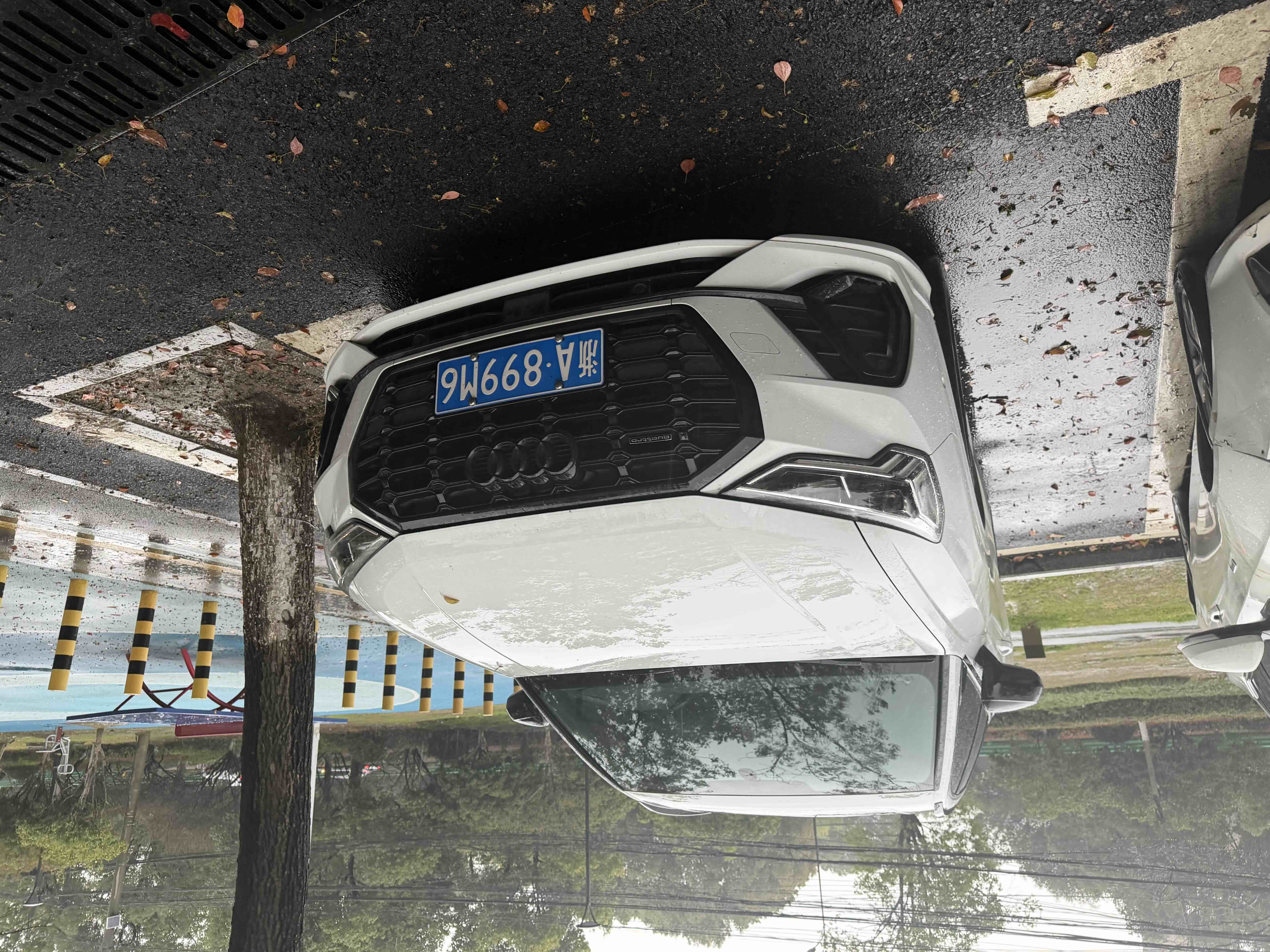 Audi Q3 2023 car image 