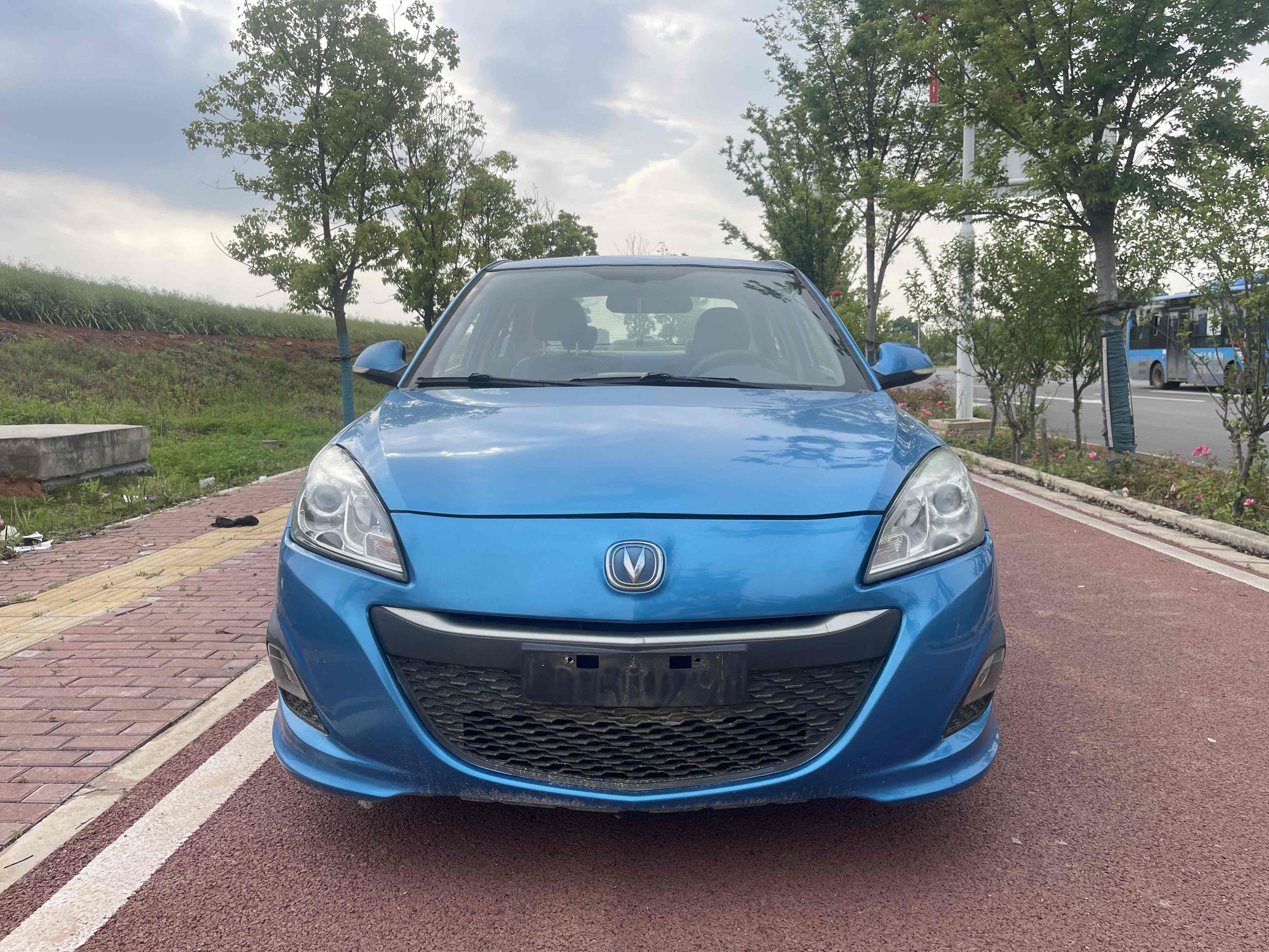 Changan Alsvin V5 2015 car image 