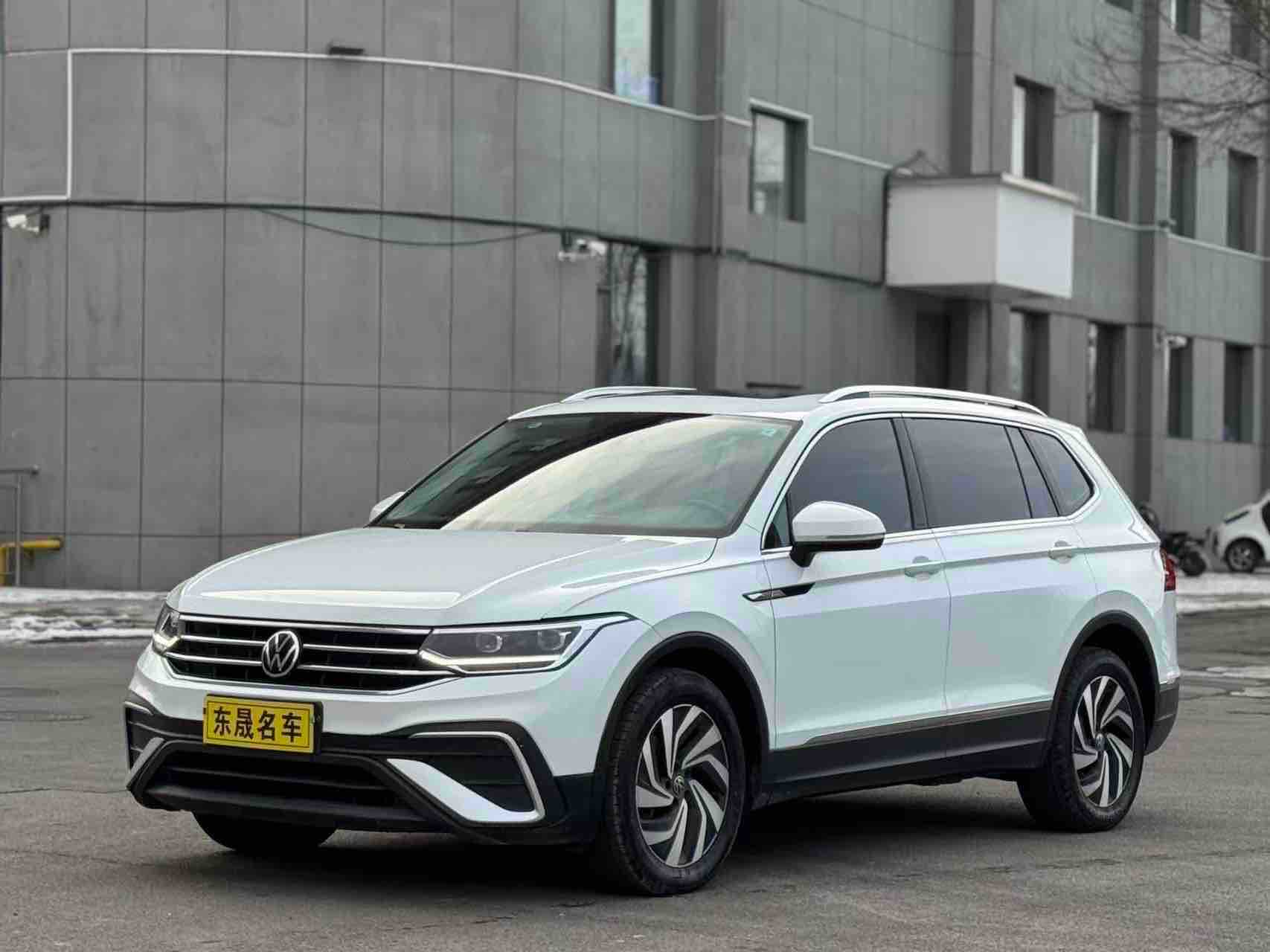 Volkswagen Tiguan L 2023 car image 