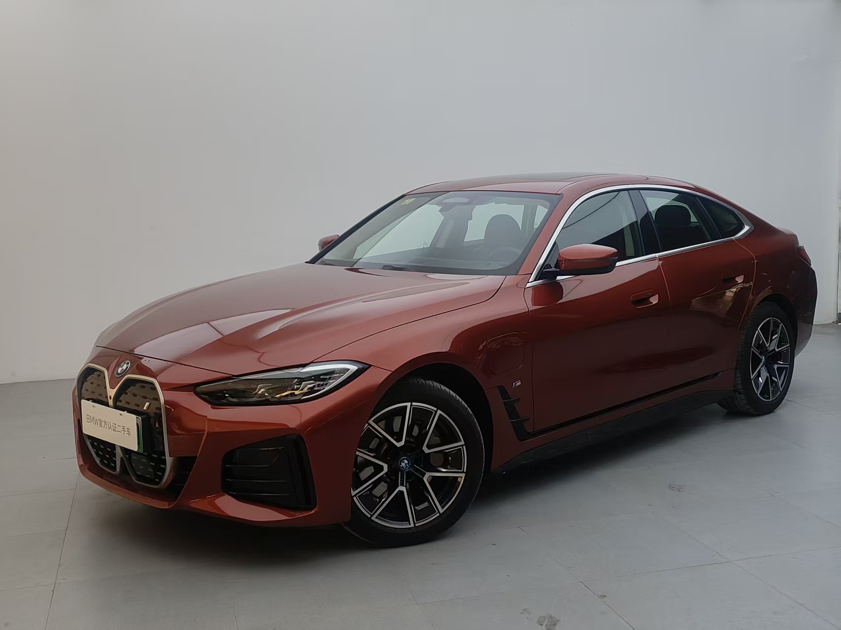 BMW i4 2024 car image 