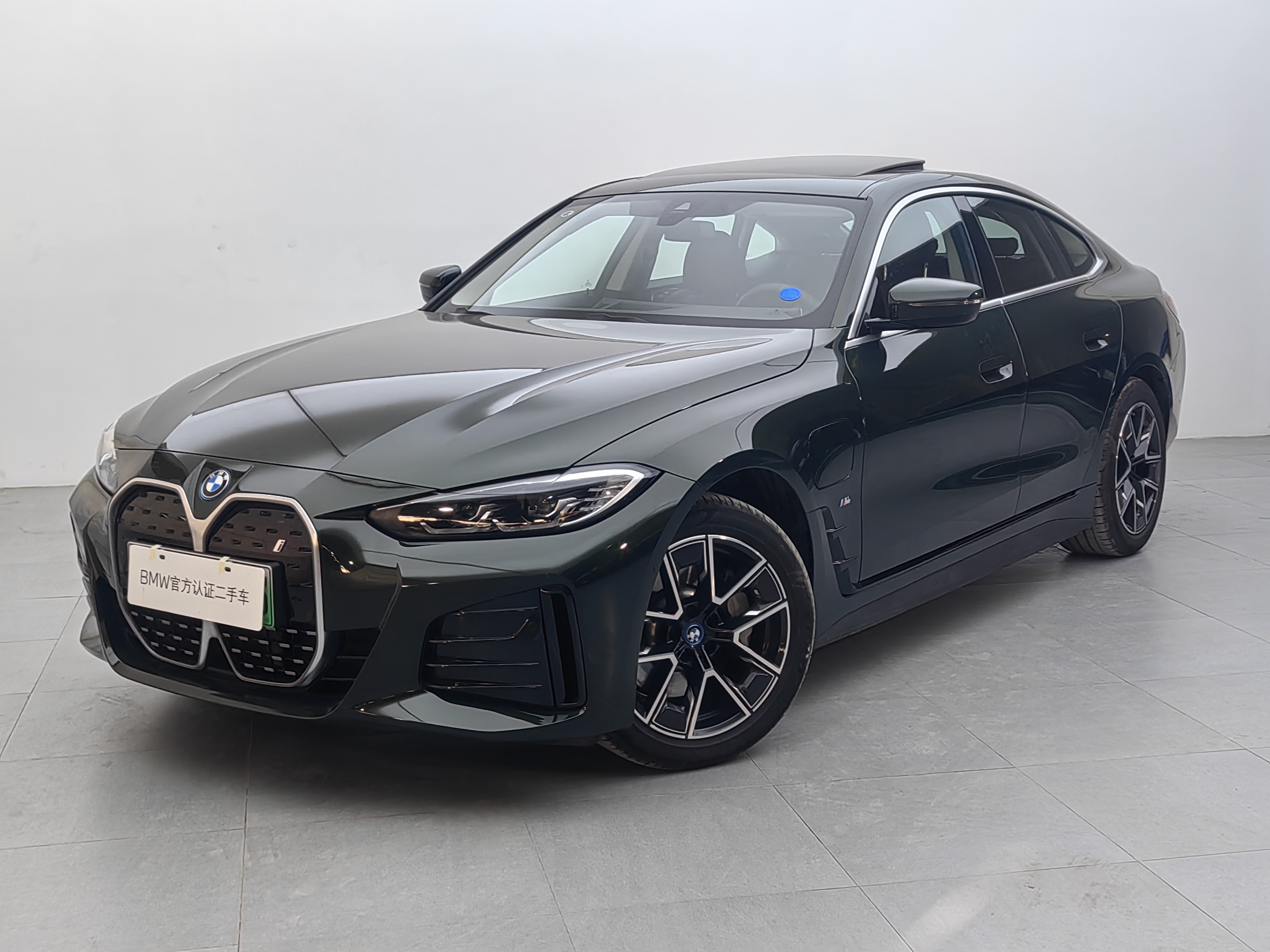 BMW i4 2025 car image 