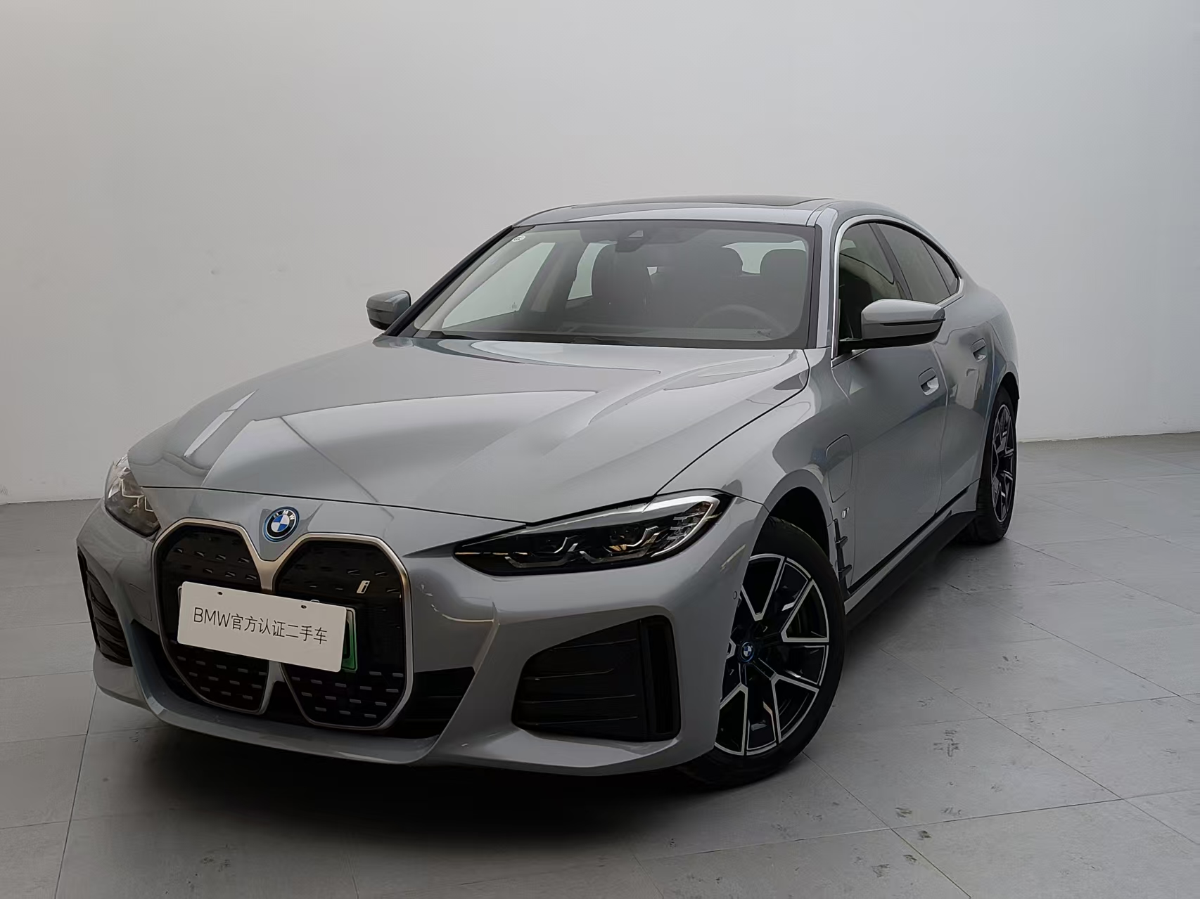 BMW i4 2025 car image 