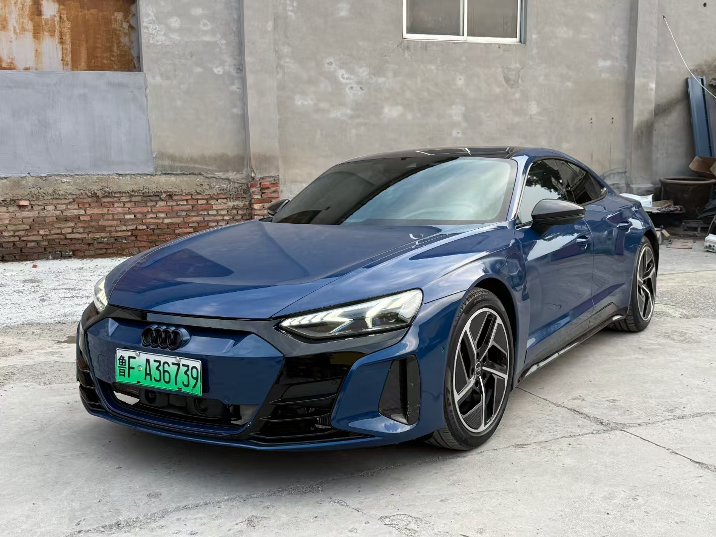 Audi e-tron GT 2023 car image 