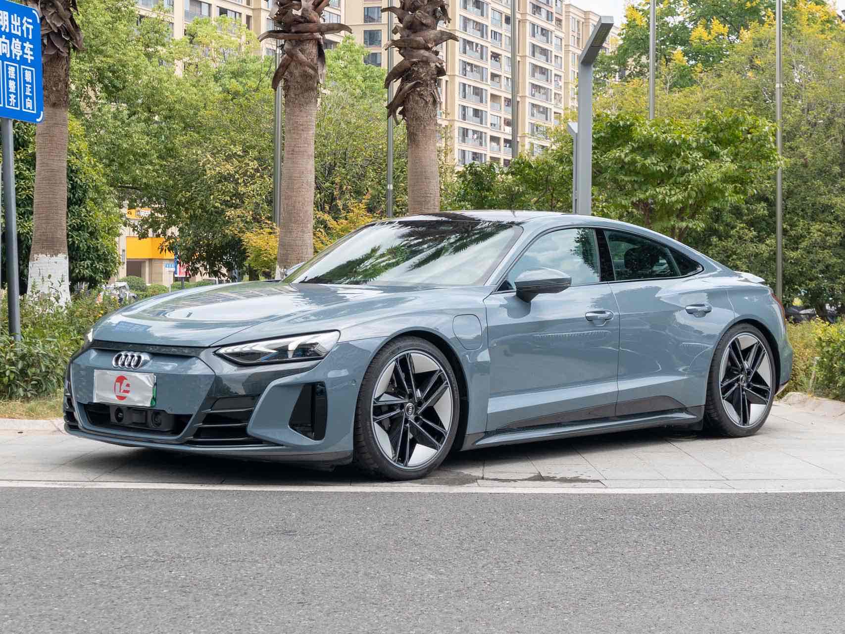 Audi e-tron GT 2024 car image 