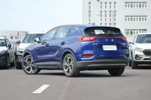 HongQi E-HS3 2019 car image 