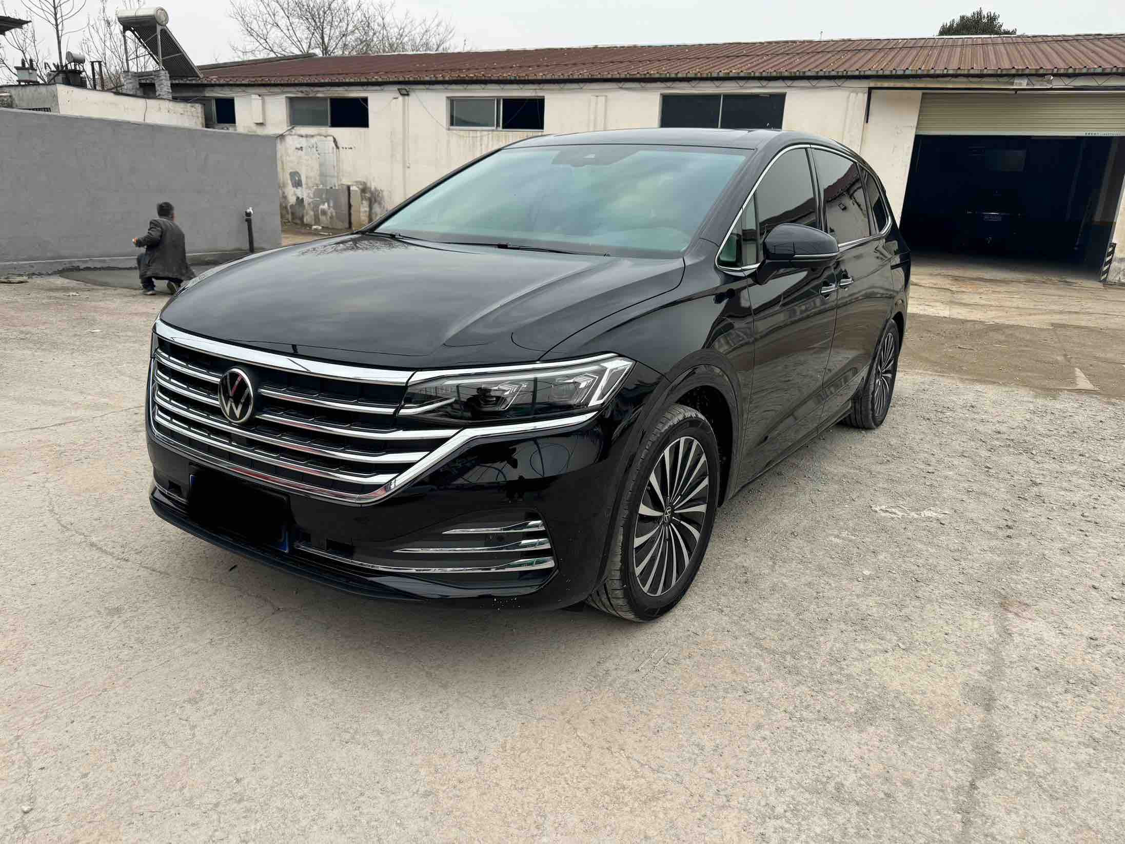 Volkswagen Viloran 2024 immagine di auto 