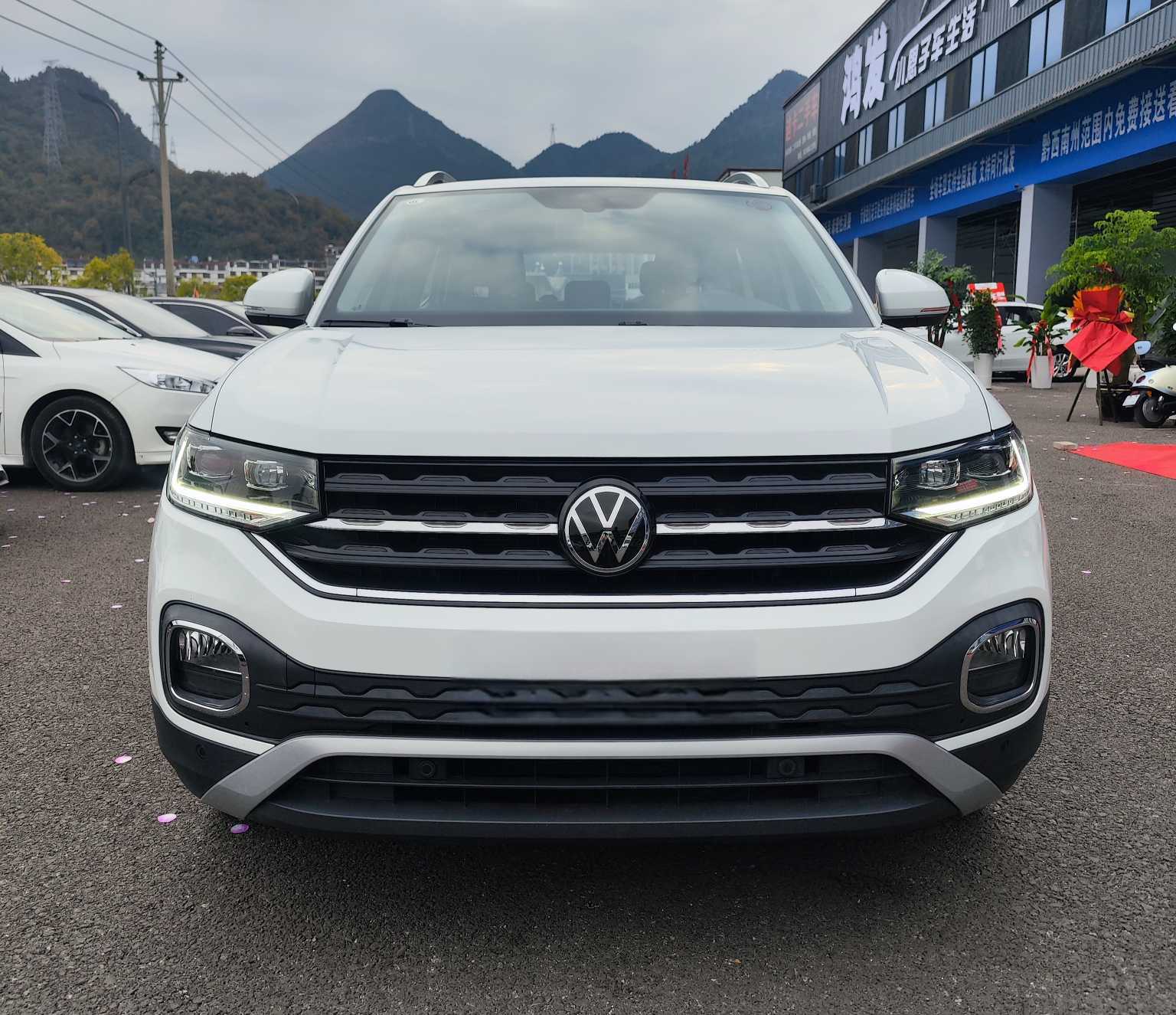 Volkswagen Tacqua 2024 immagine di auto 