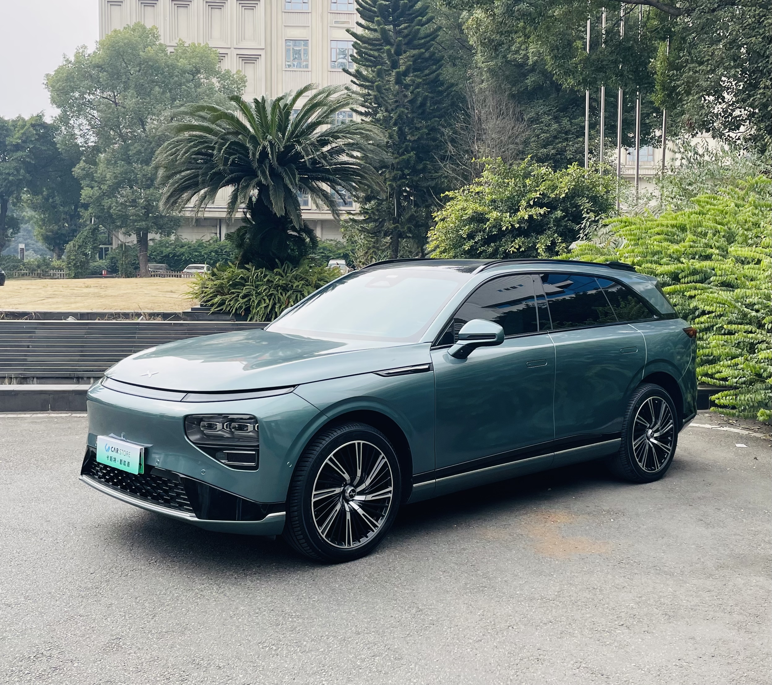 Xpeng G9 2024 car image 