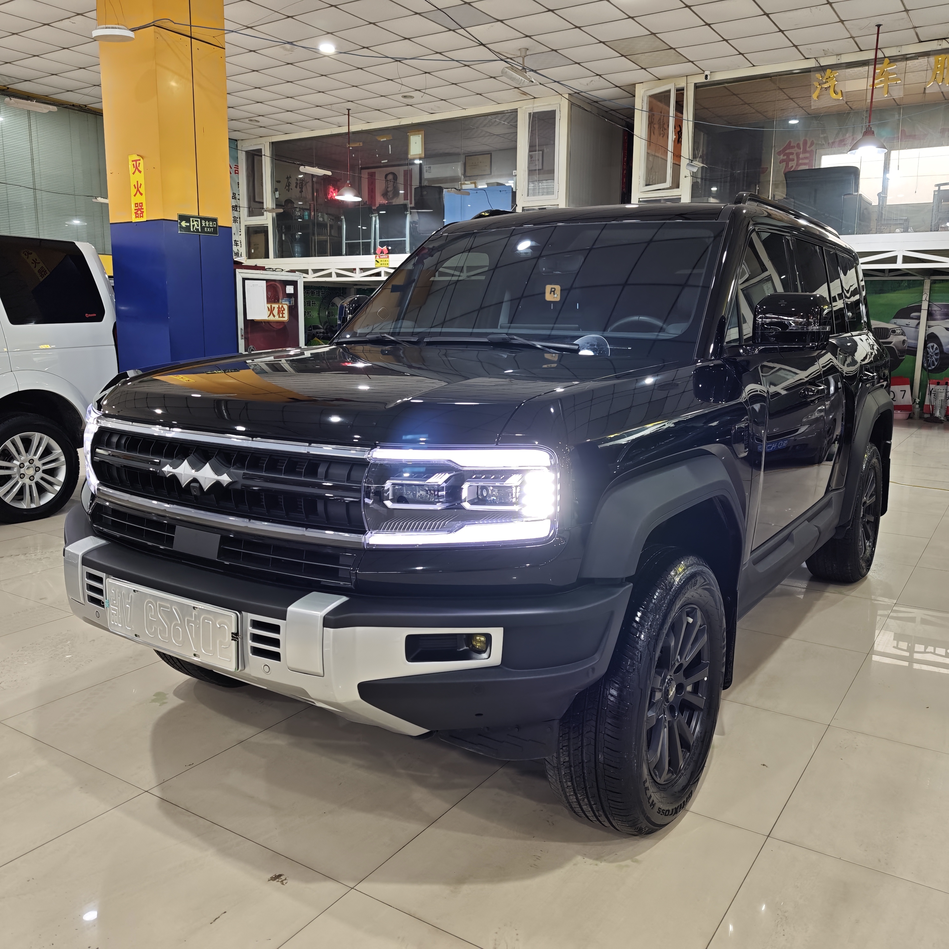 FangChengBao Leopard 5 2024 immagine di auto 