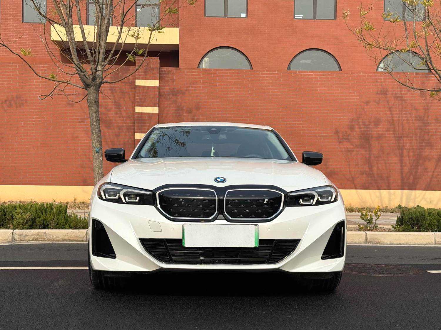 BMW i3 2023 car image 