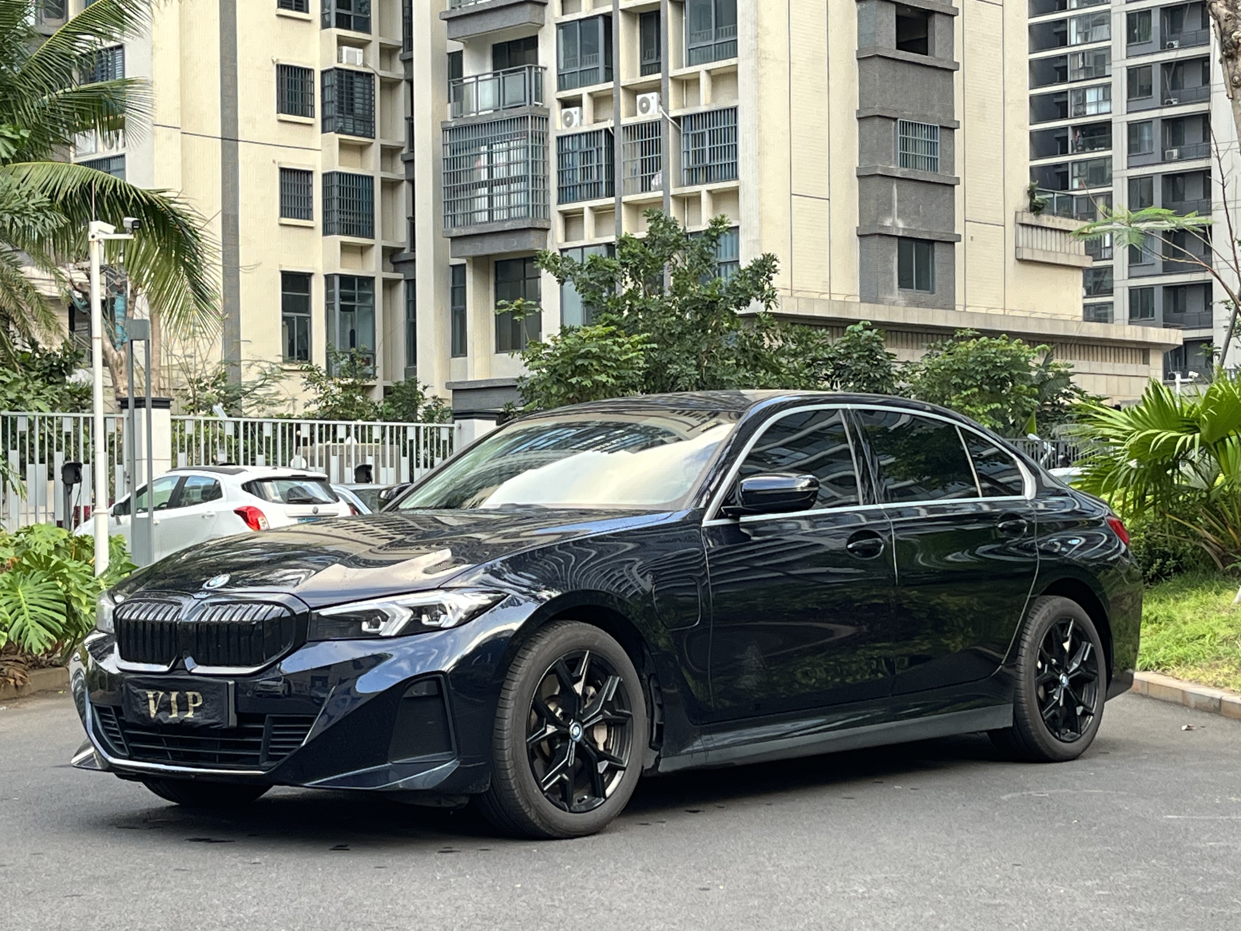 BMW i3 2023 car image 