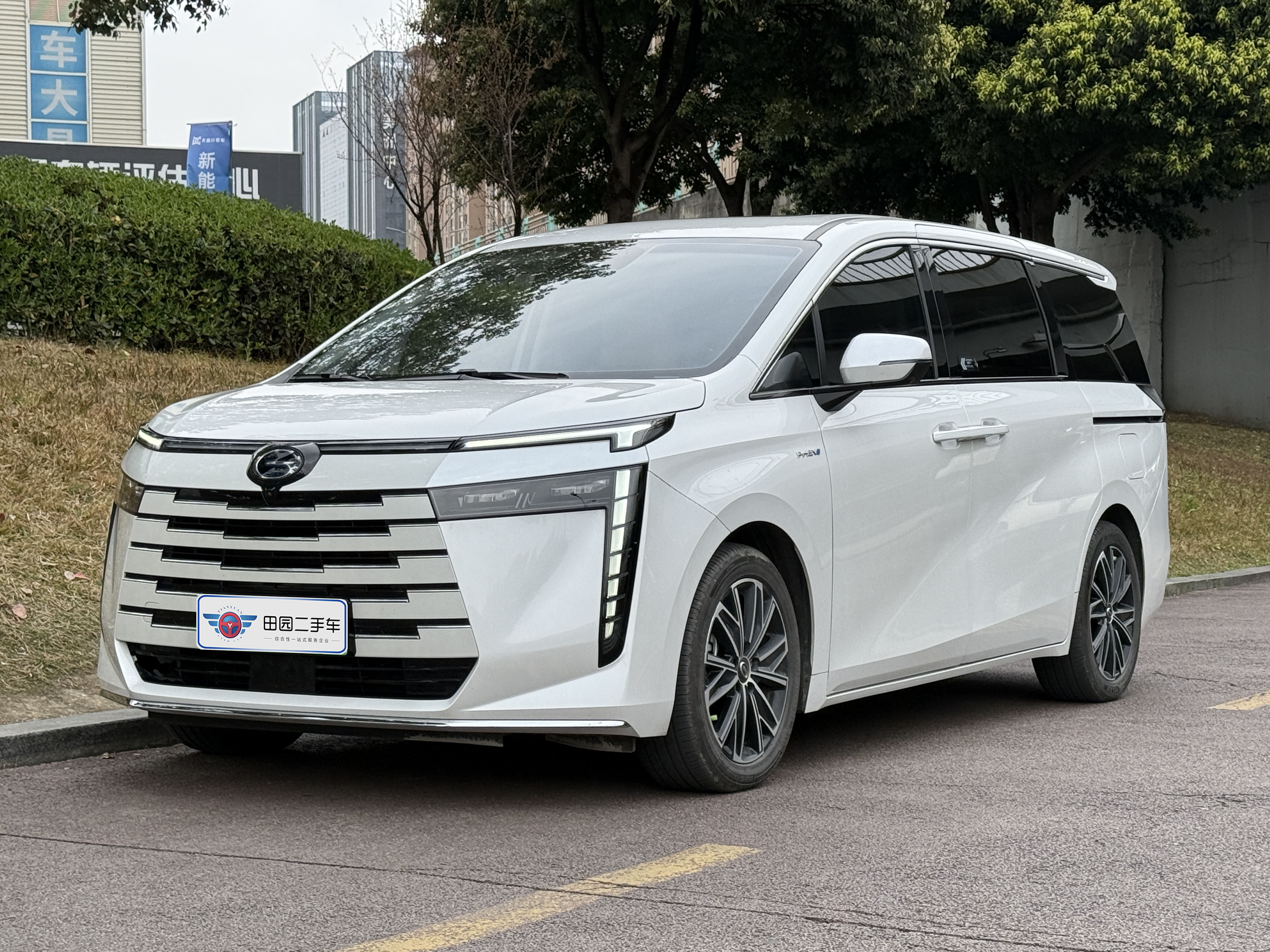 GAC Trumpchi E8 New Energy 2024 صورة سيارة 