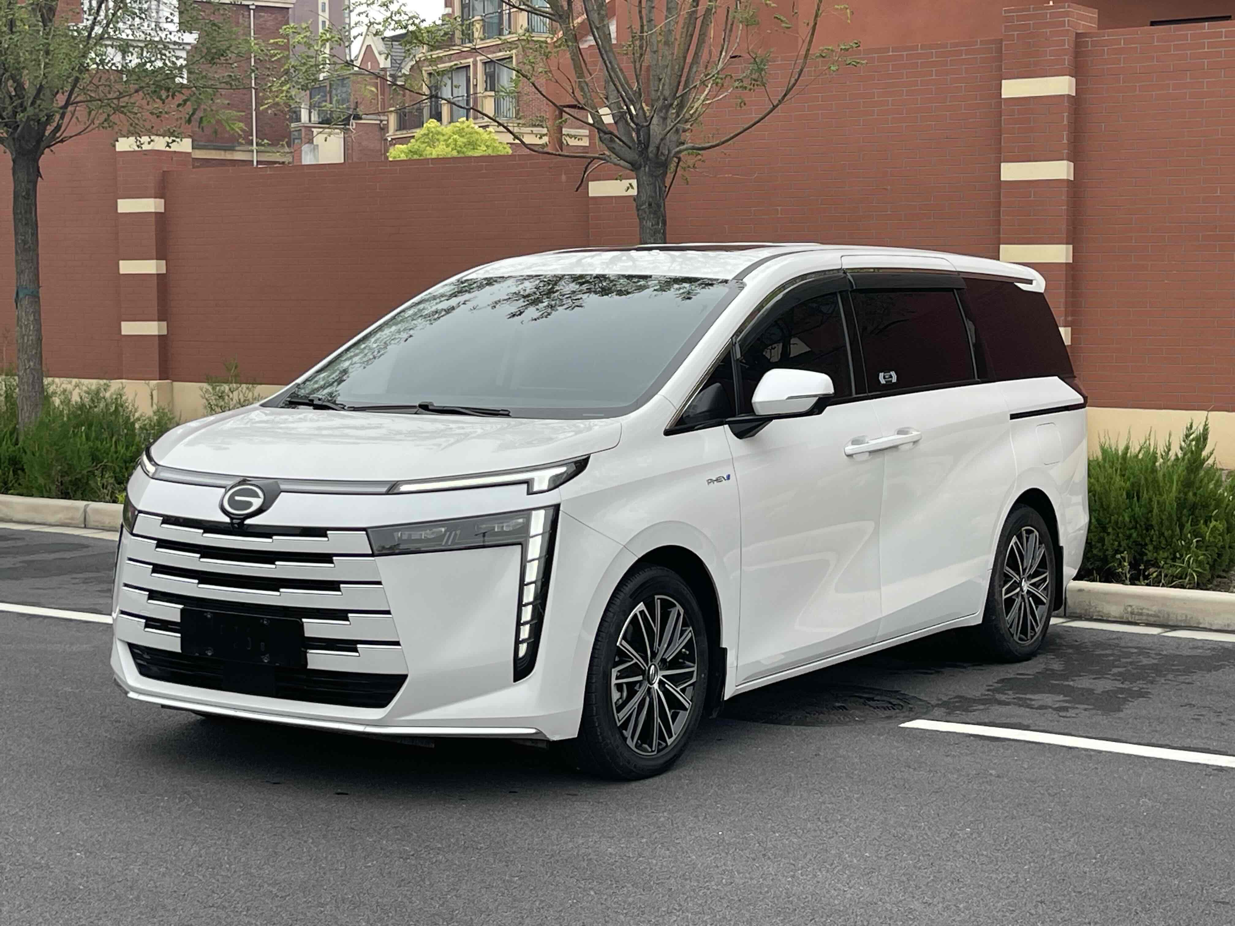 GAC Trumpchi E8 New Energy 2024 GAC Trumpchi E8 New Energy 2024 car image