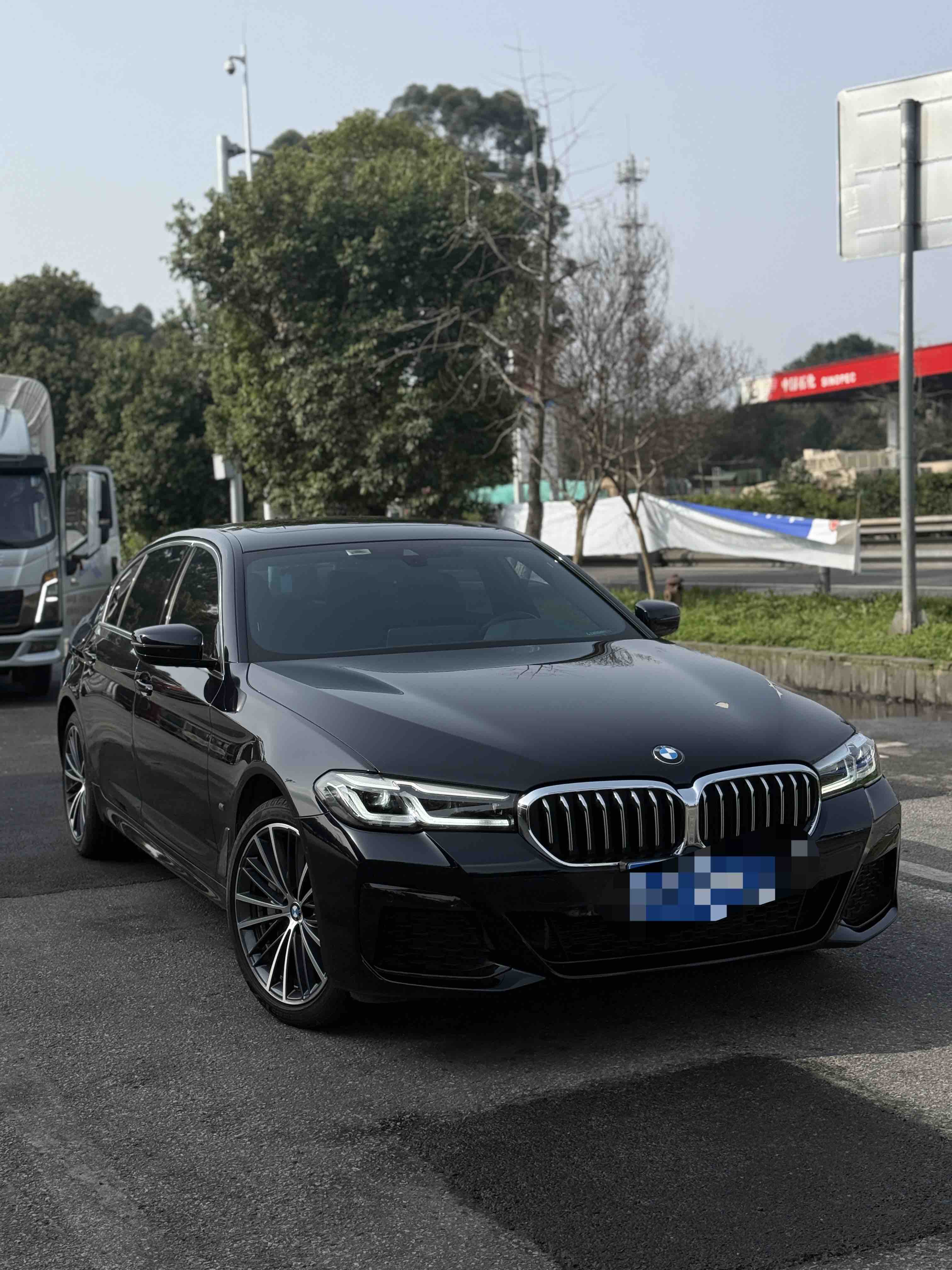 BMW 5 Series 2023 BMW 5 Series 2023 car image