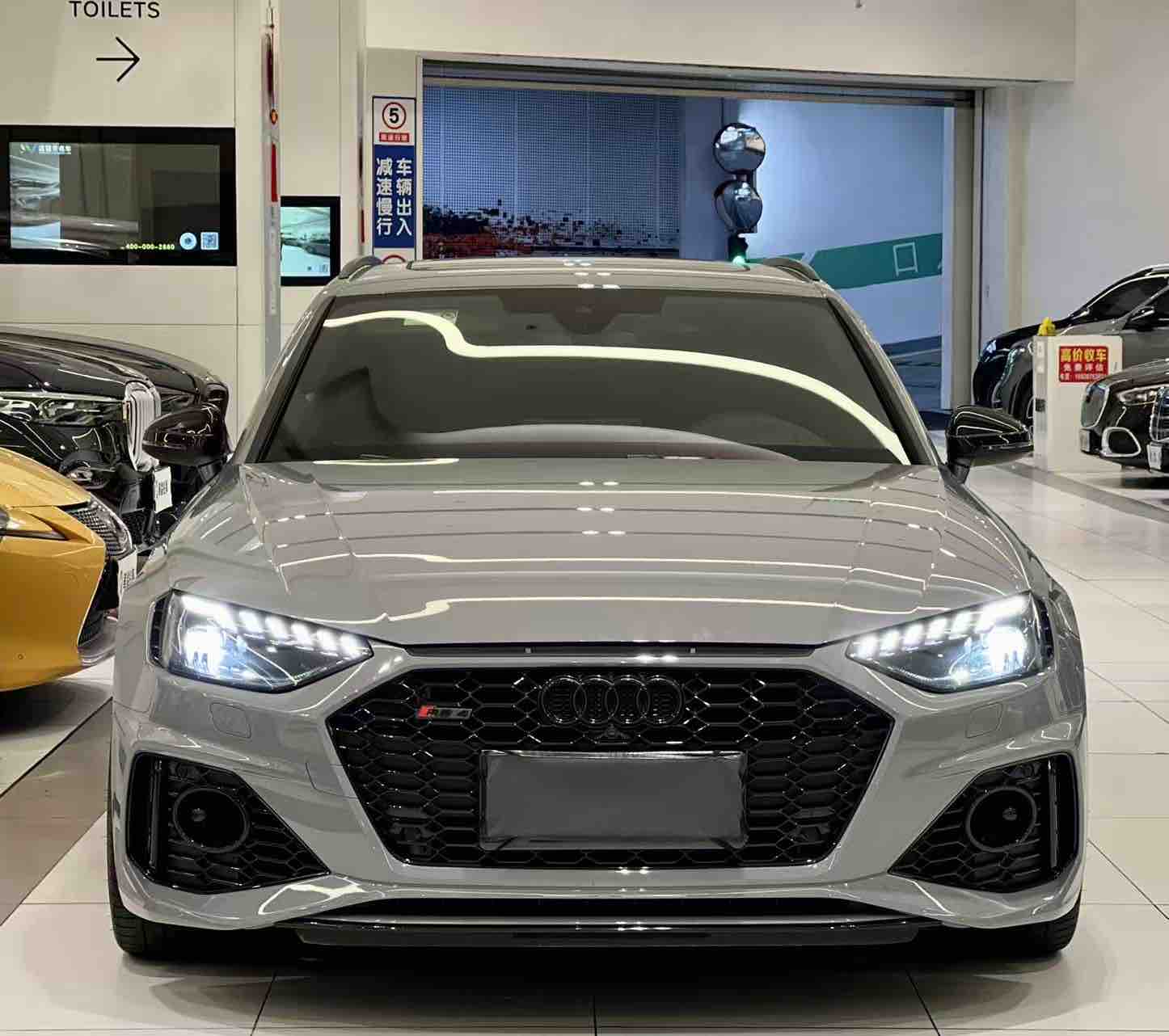 Audi RS 4 2024 car image 