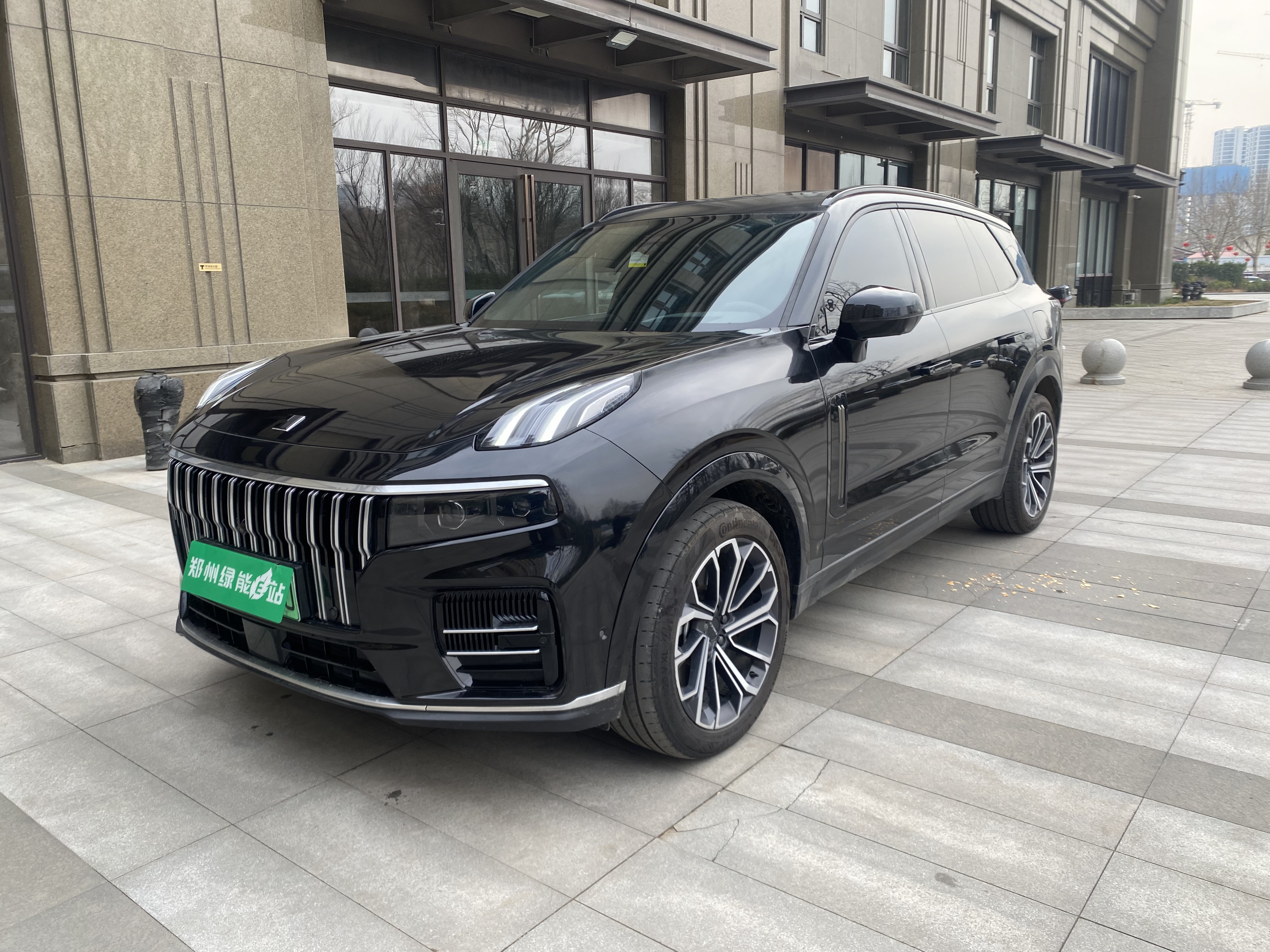Lynk & Co 09 EM-P 2024 car image 
