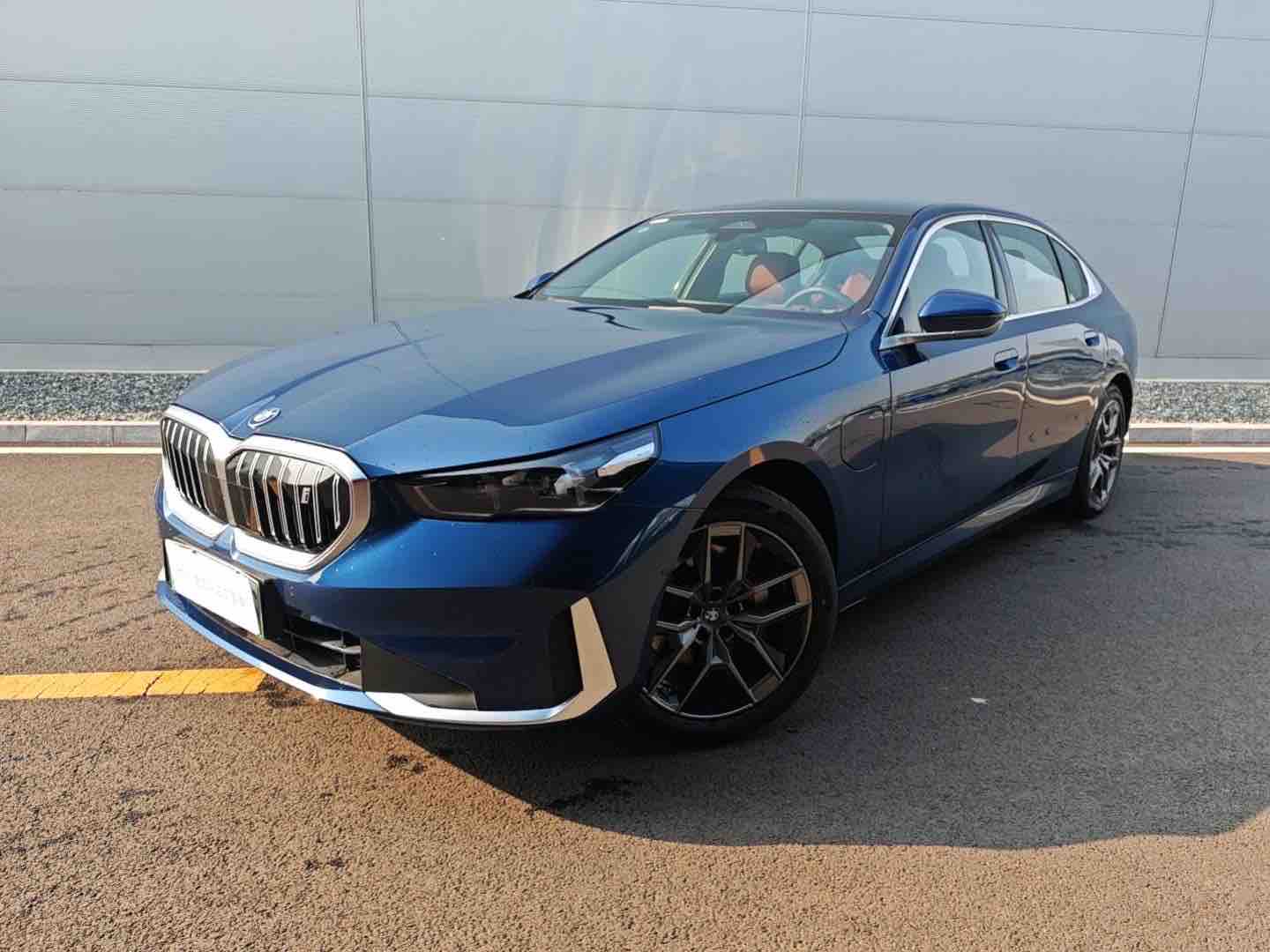 BMW i5 M60 2024 car image 
