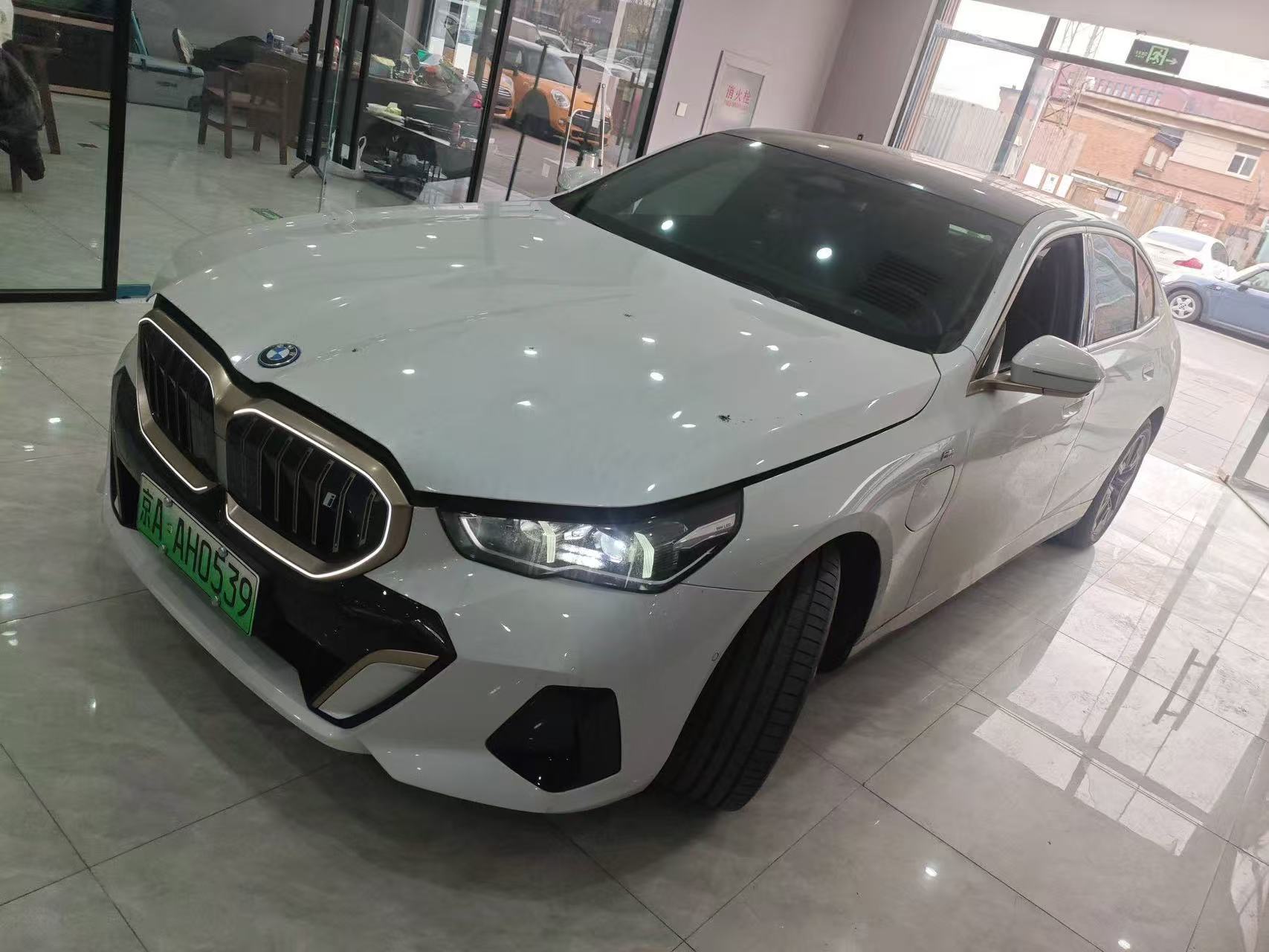 BMW i5 2024 car image 