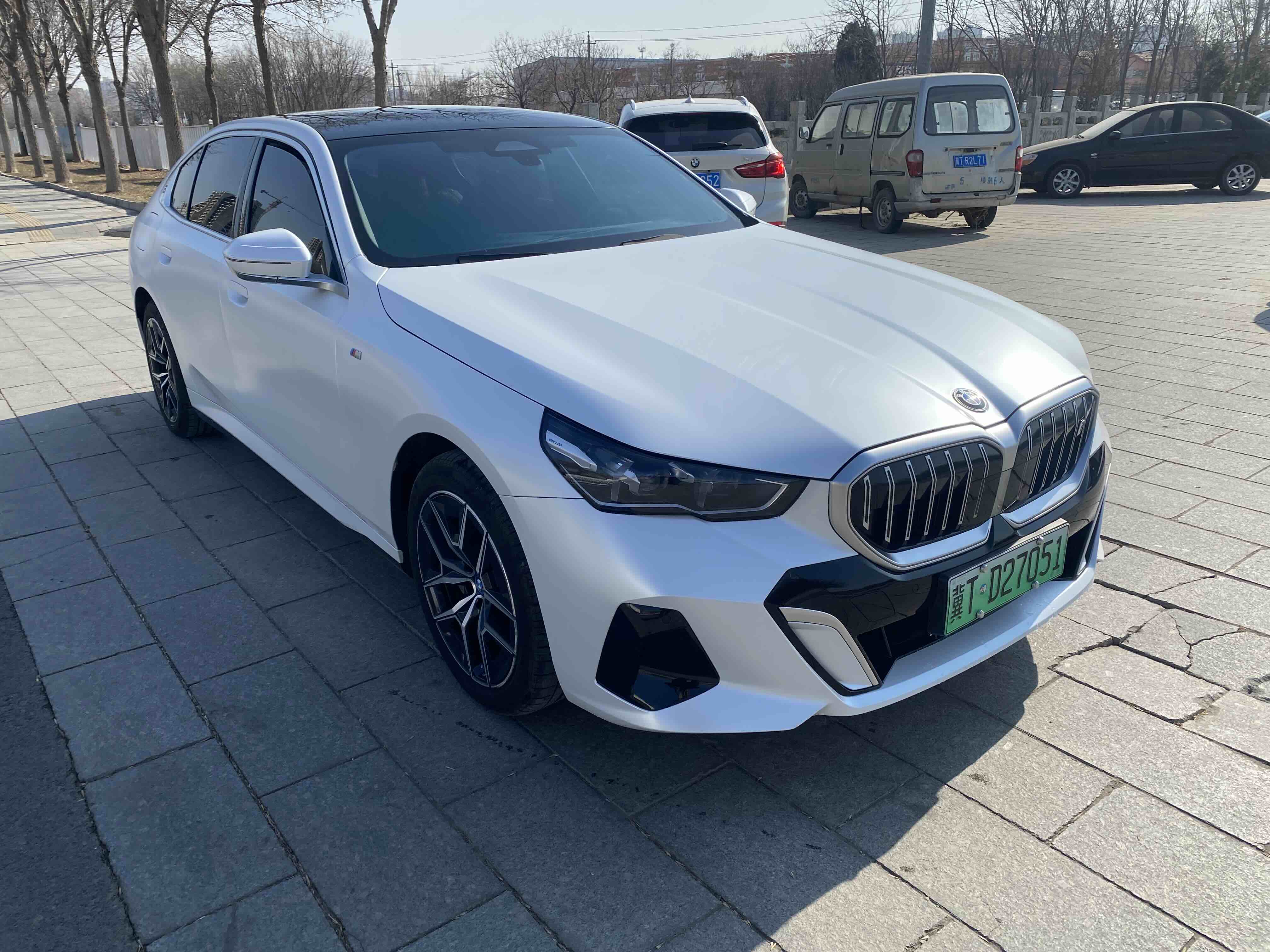 BMW i5 2024 car image 