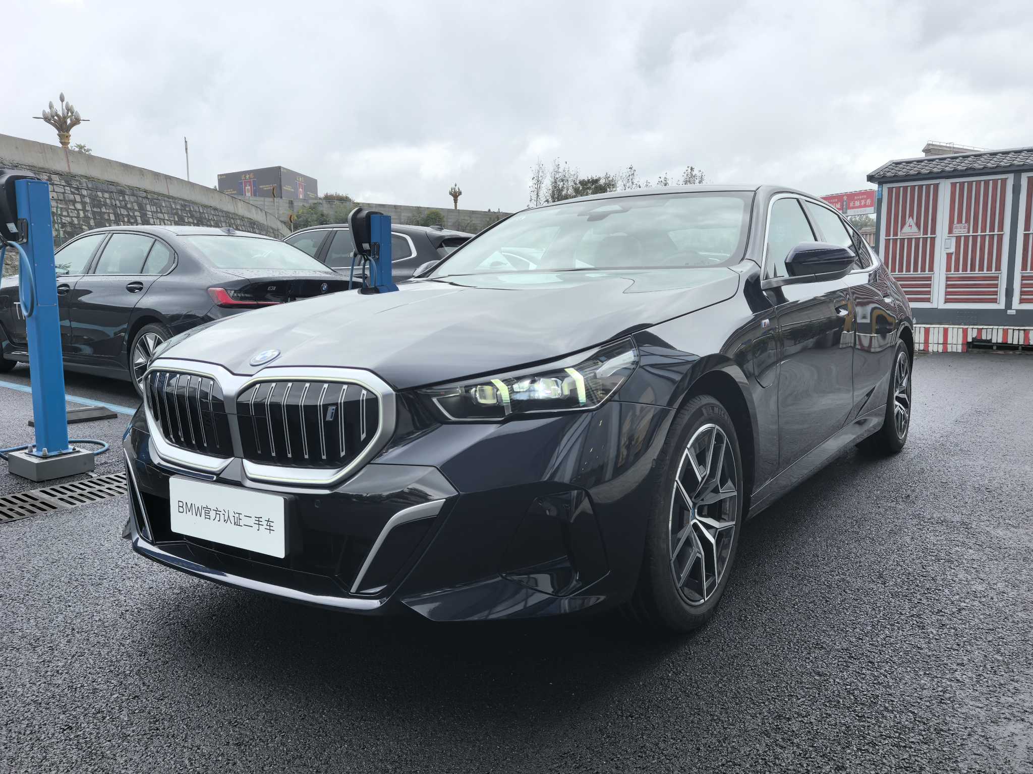 BMW i5 M60 2025 car image 