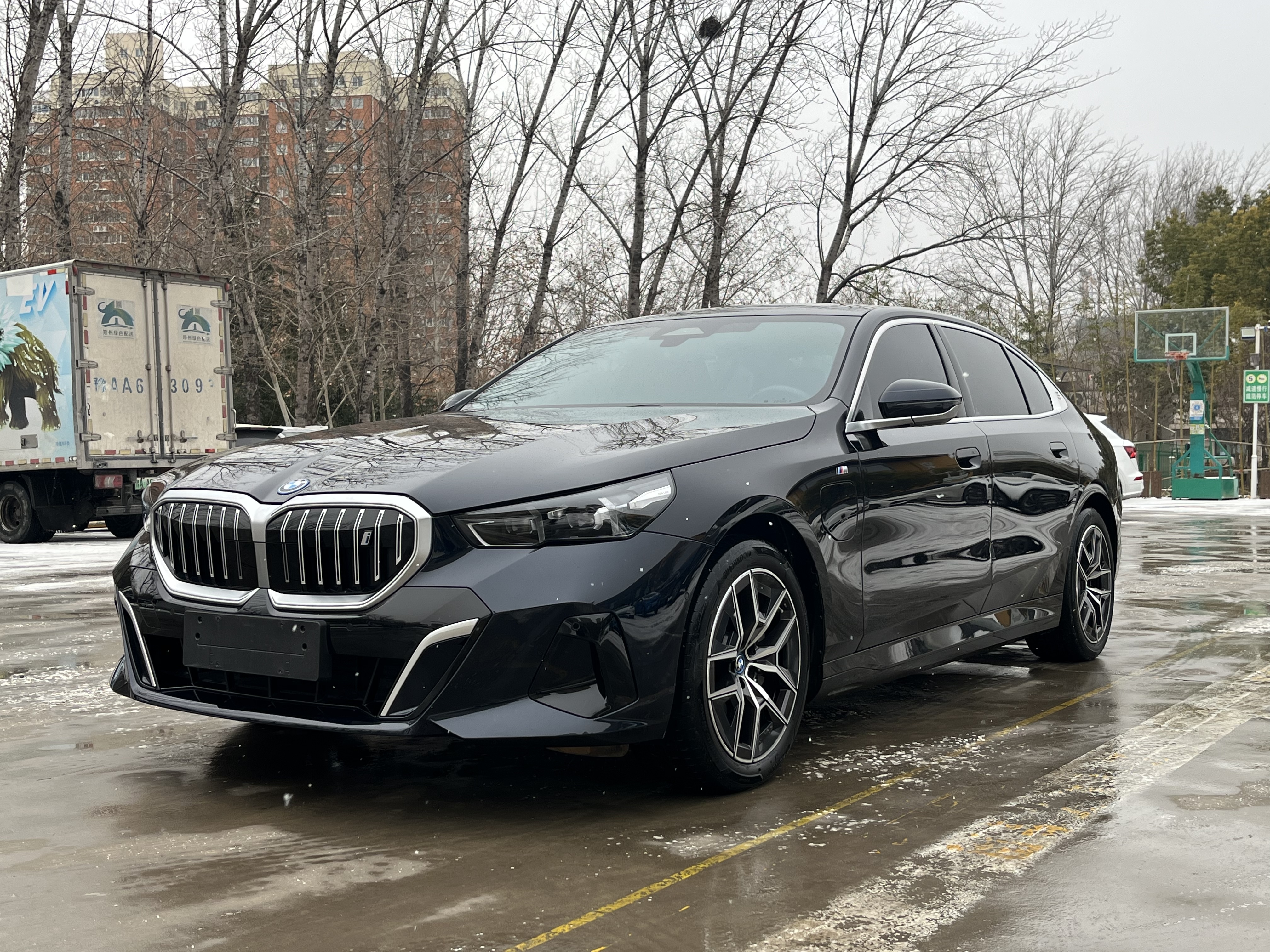 BMW i5 2024 car image 