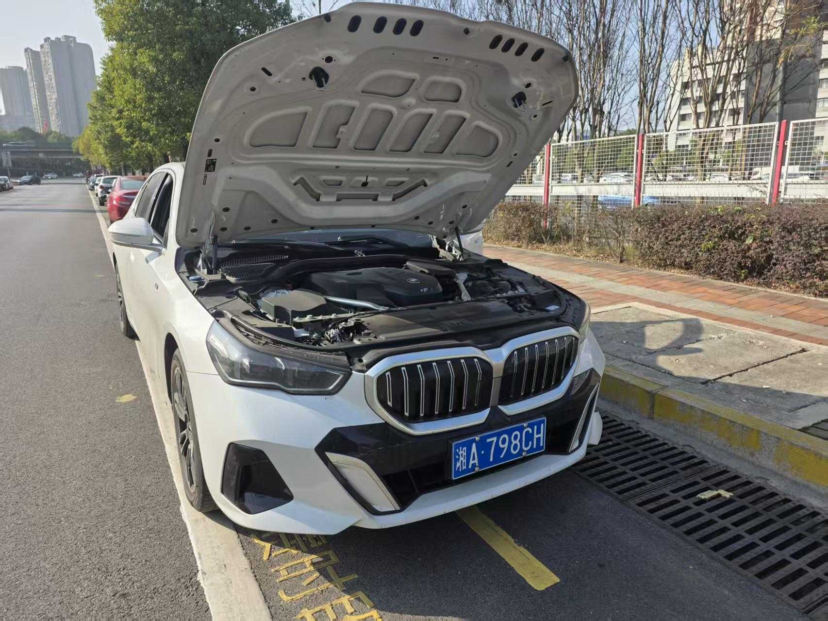 BMW 5 Series 2025 car image 