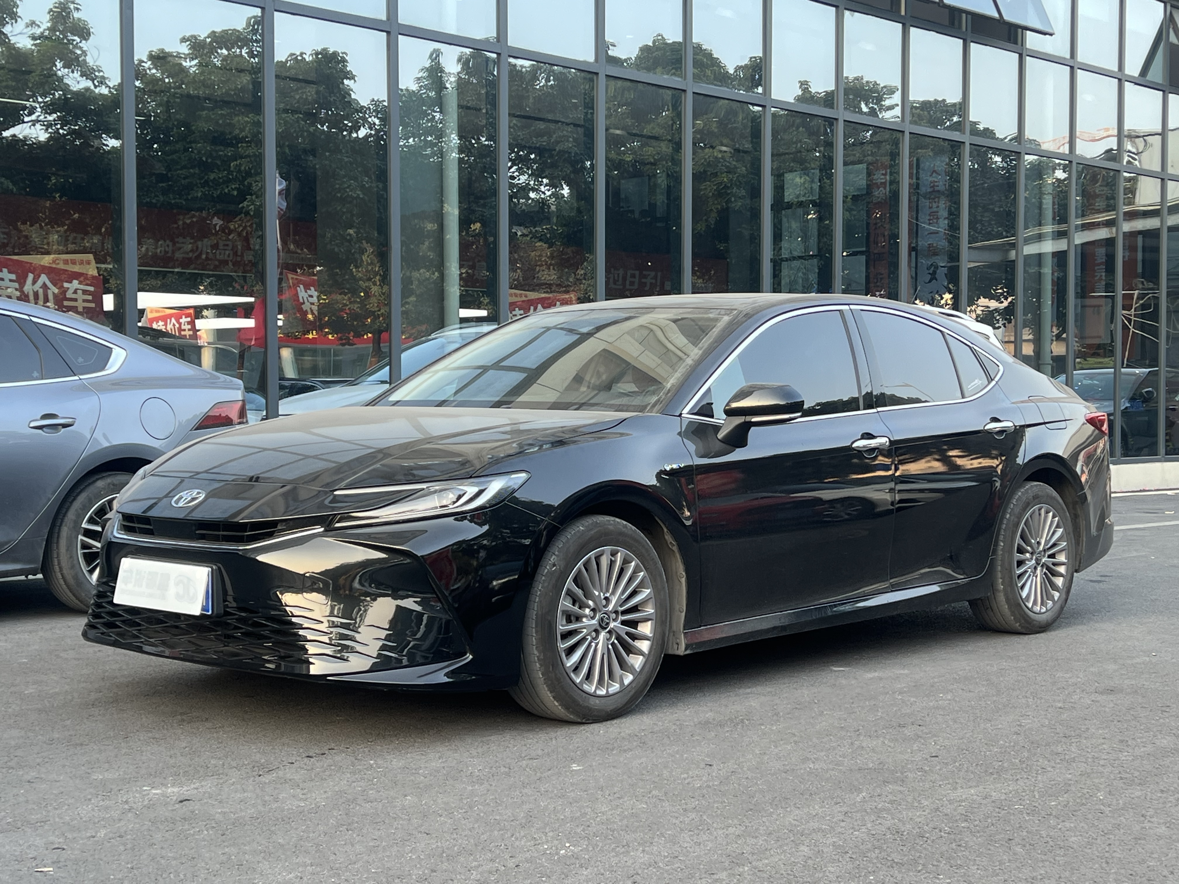 Toyota Camry 2024 汽车图片 