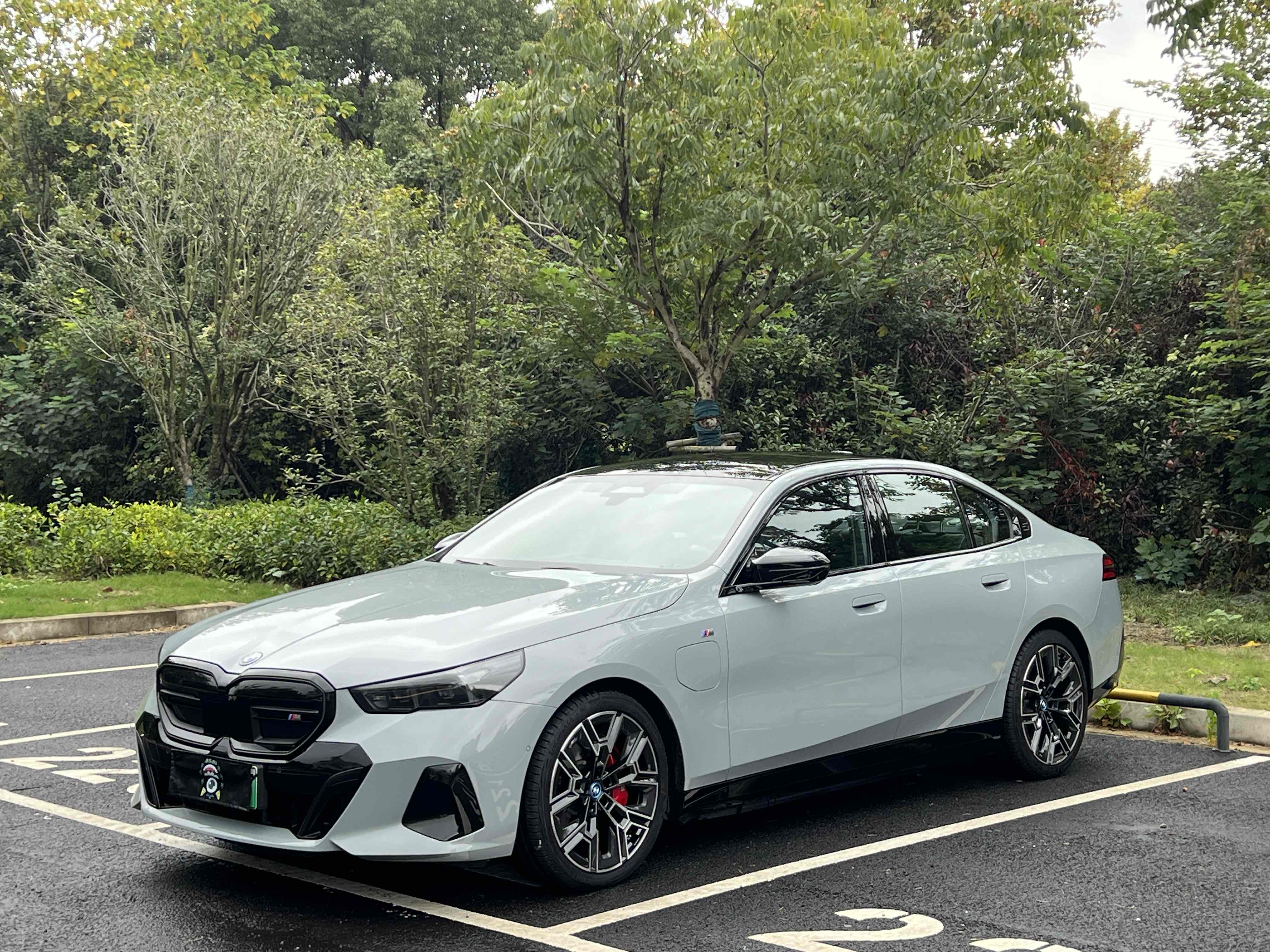 BMW i5 M60 2025 car image 