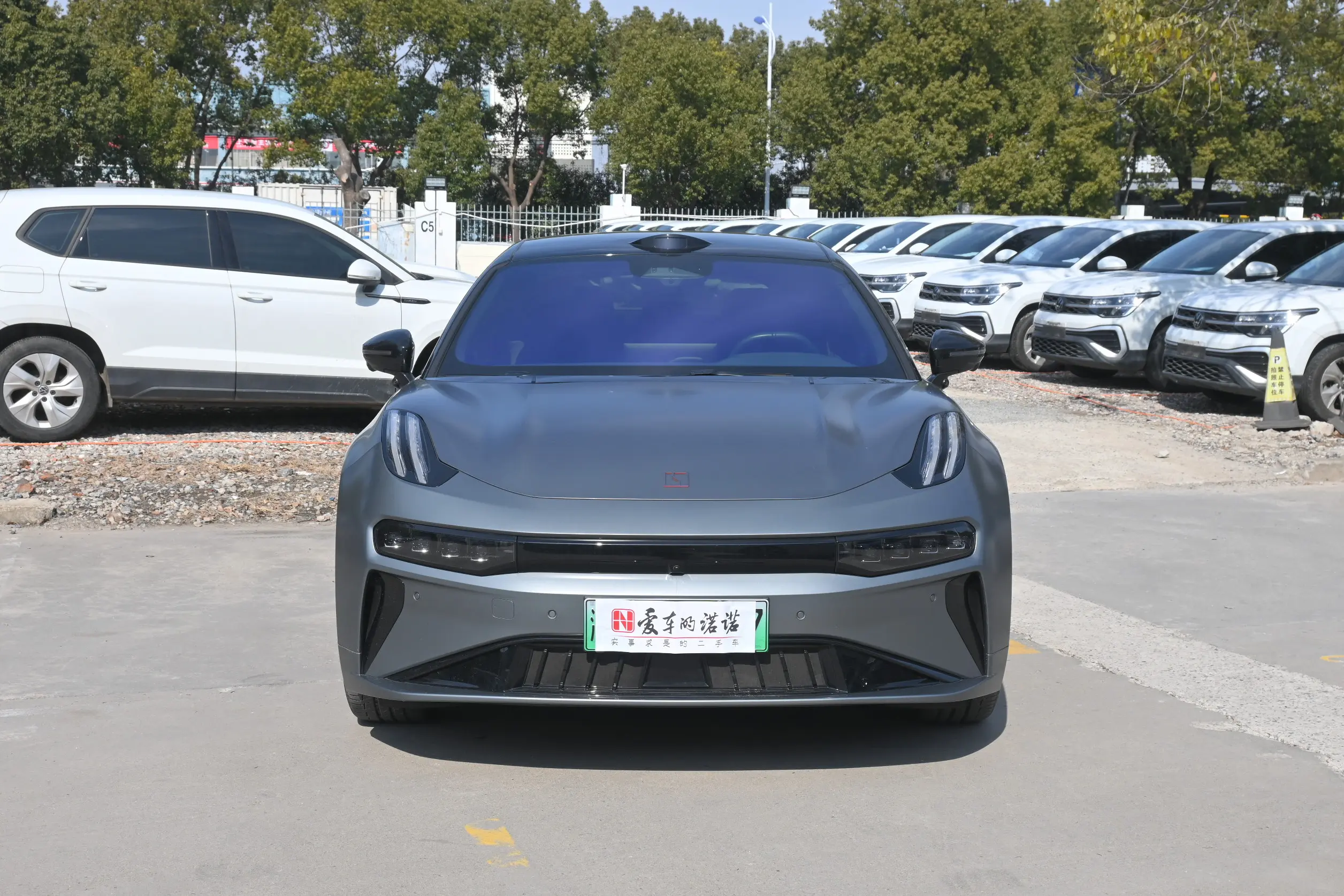 Zeekr 001 2024 car image 