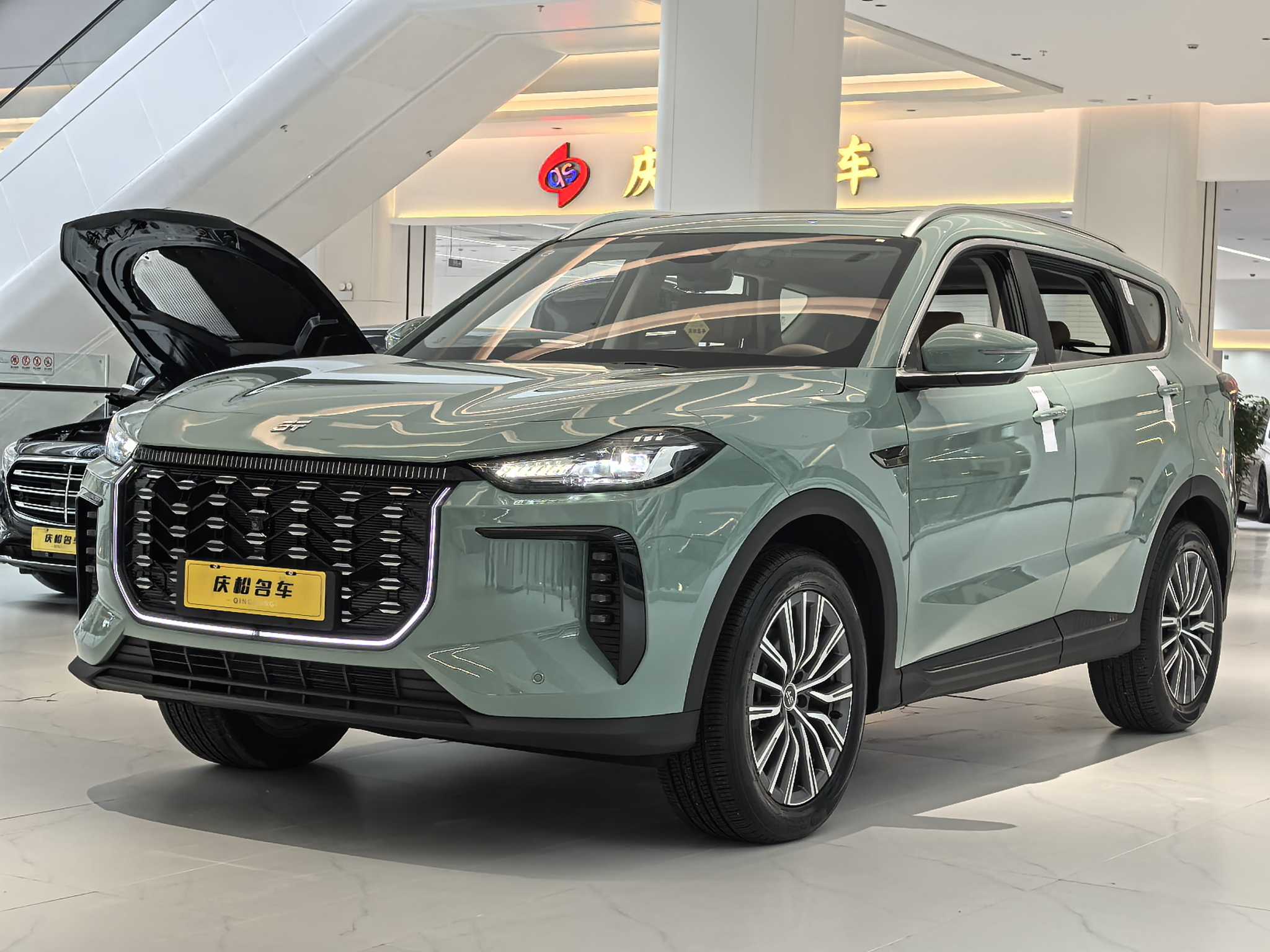 Jetour X70 C-DM 2024 car image 