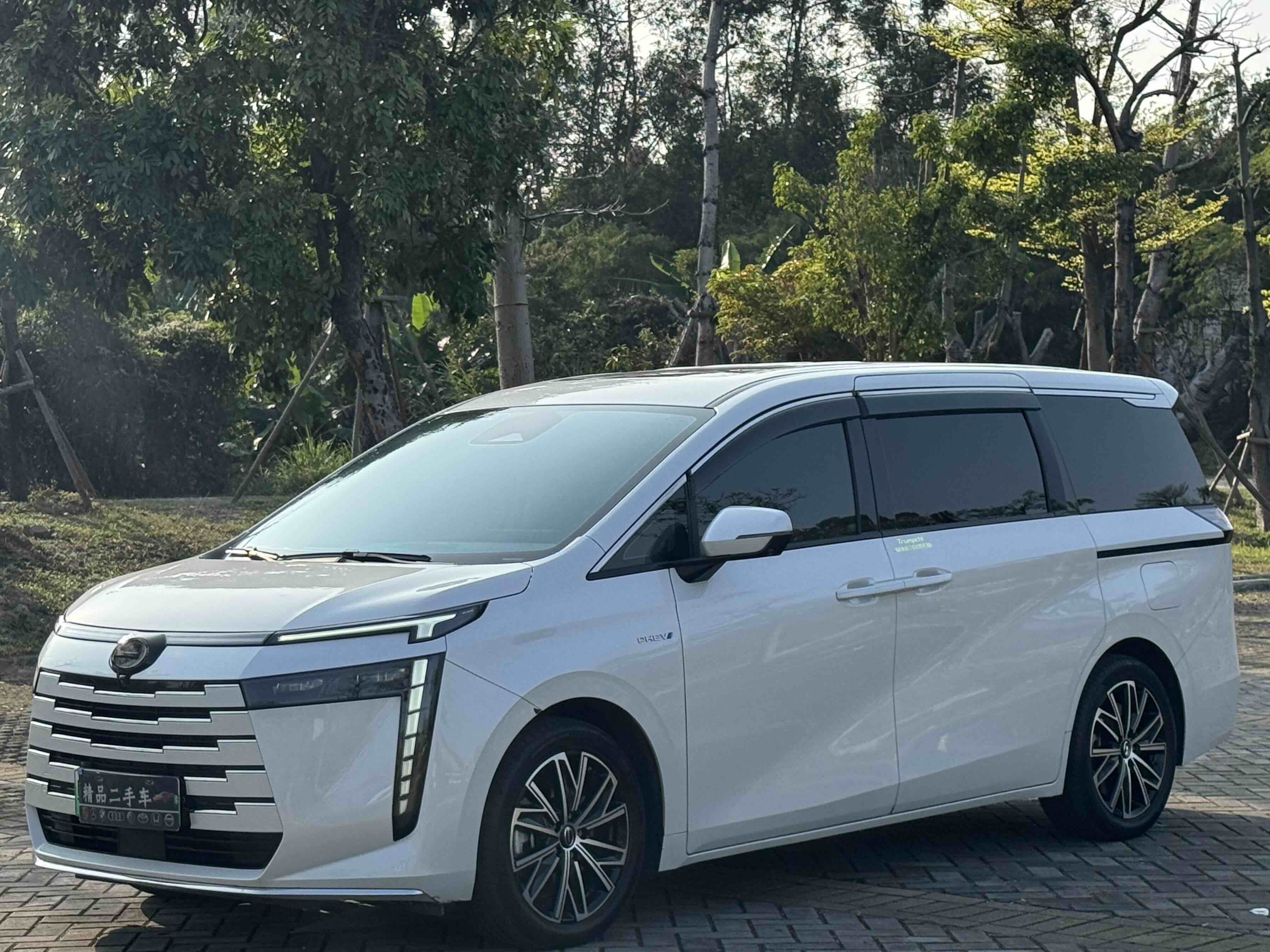 GAC Trumpchi E8 New Energy 2024 صورة سيارة 