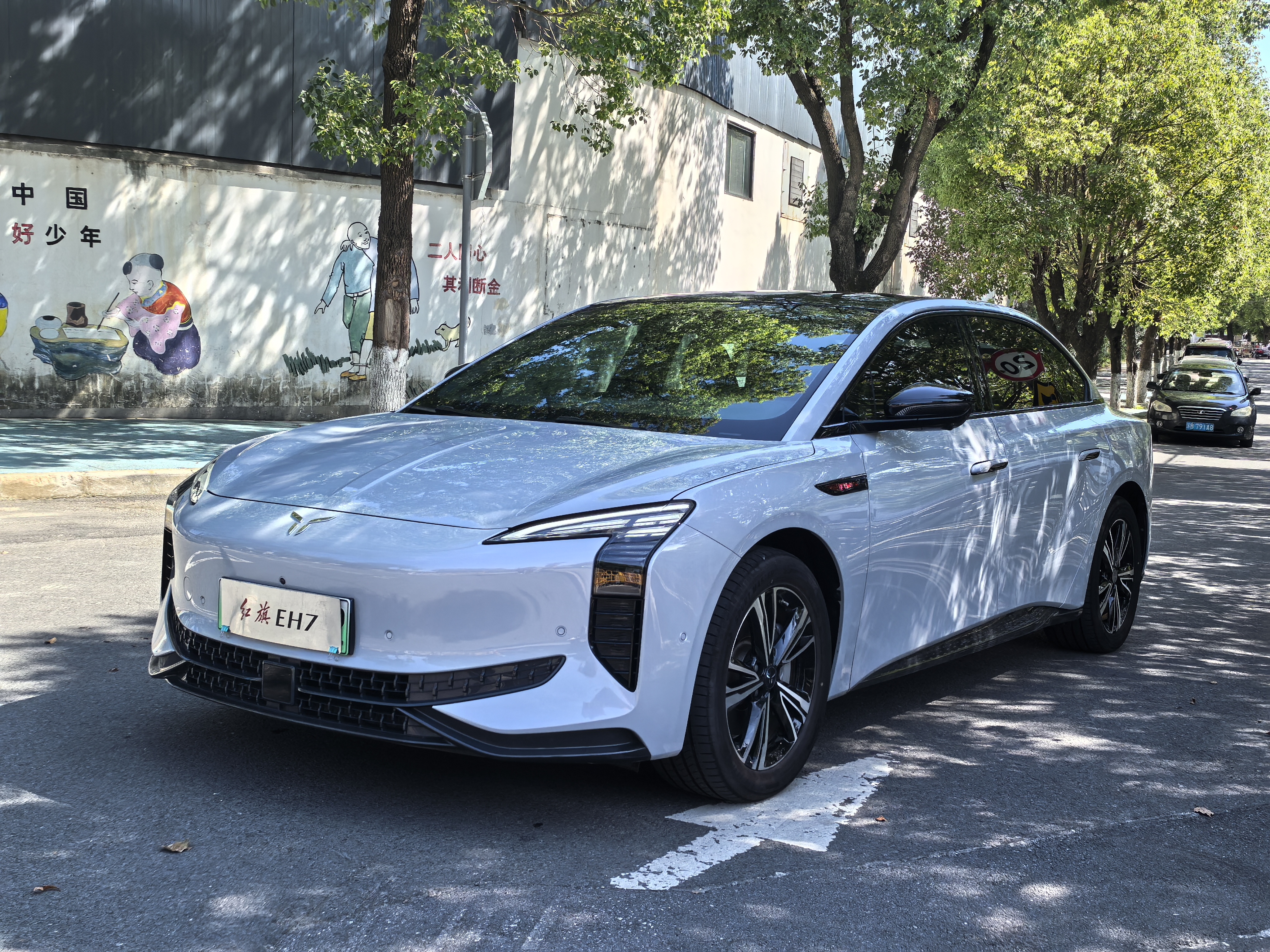 HongQi EH7 2024 car image 