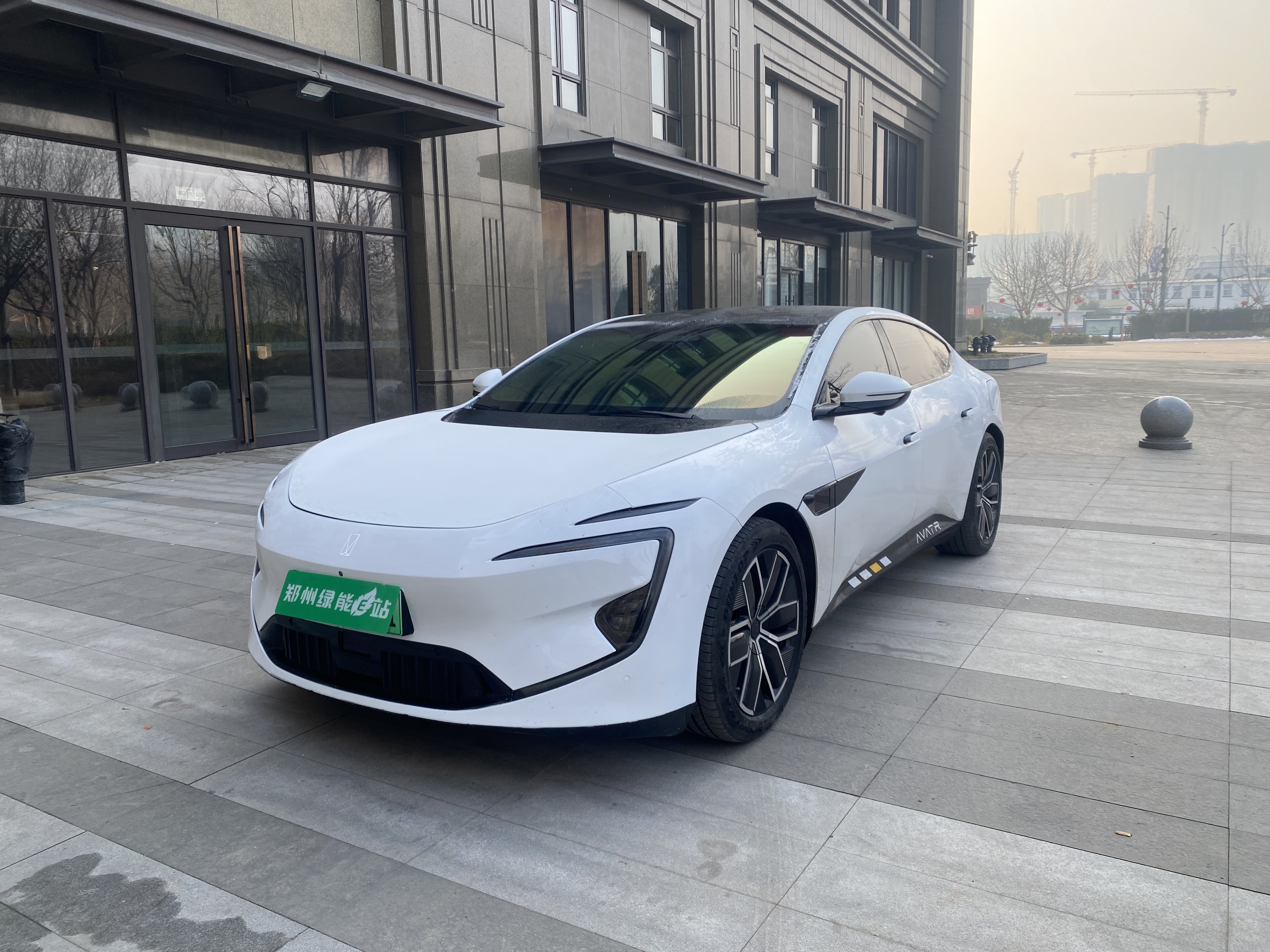 Avatr 12 2024 car image 