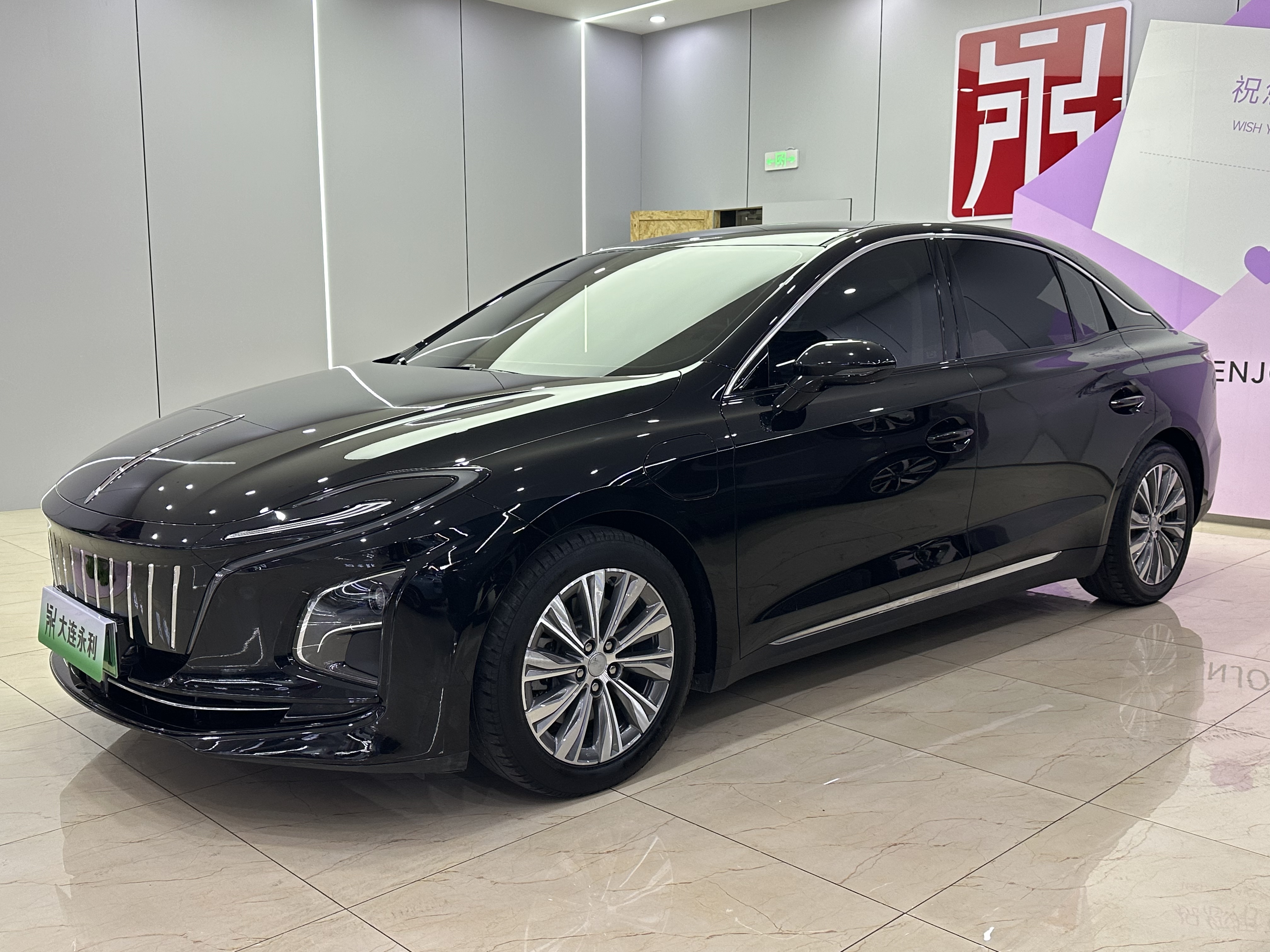 HongQi E-QM5 2024 car image 