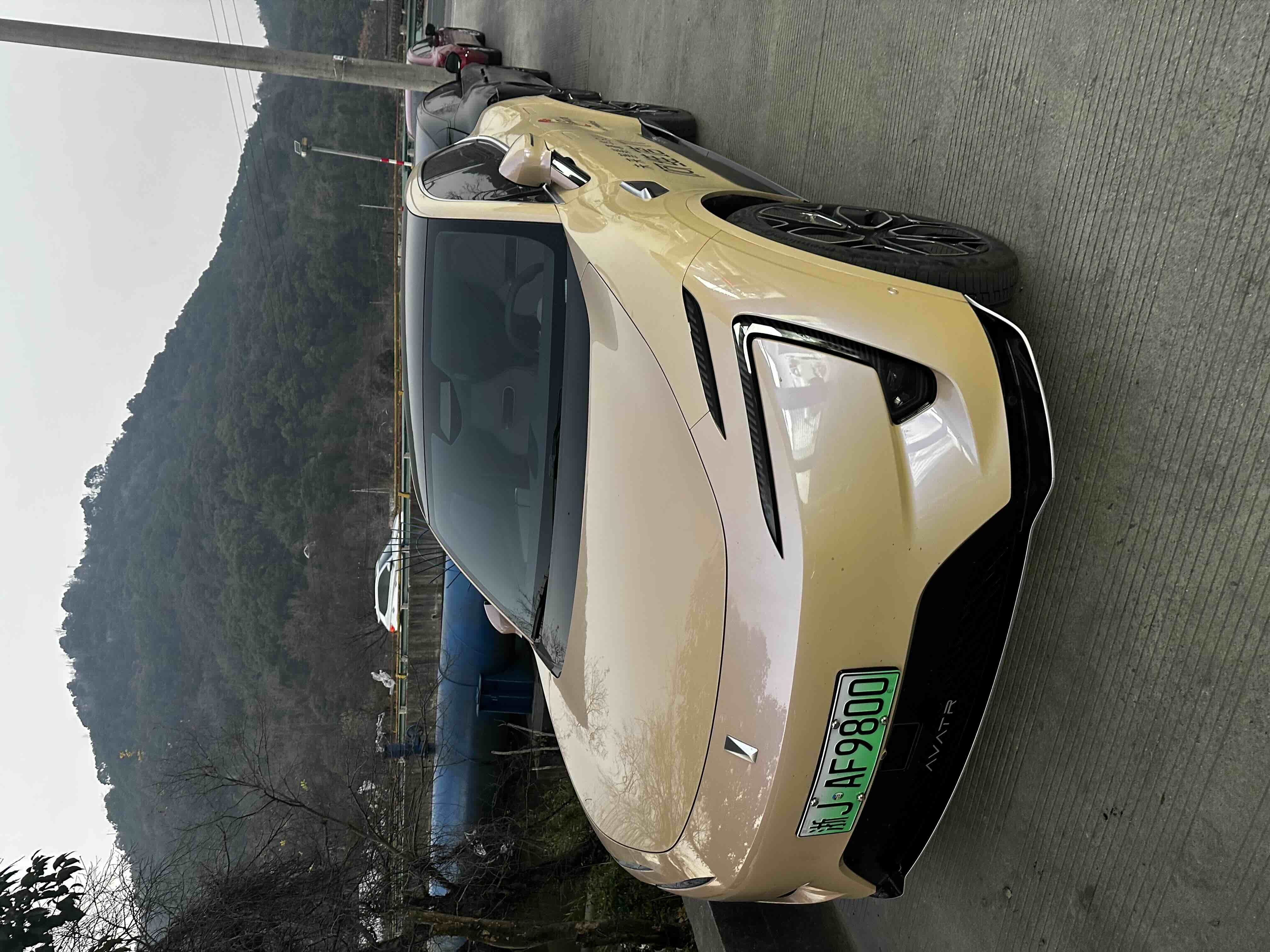 Avatr 11 2024 car image 
